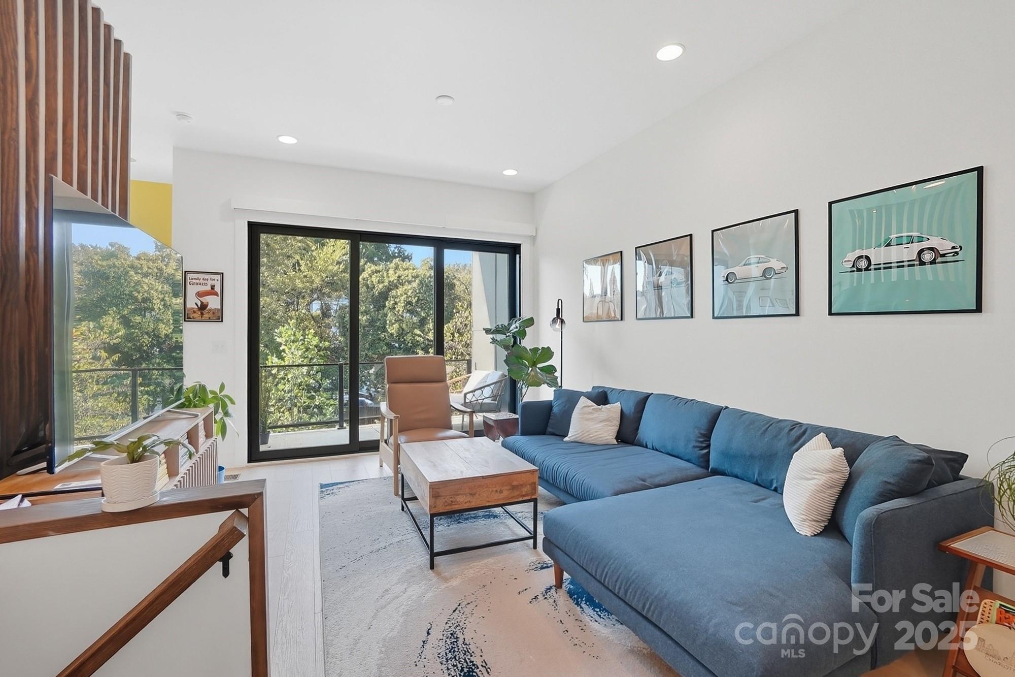 Charlotte, North Carolina, 28205, United States, 2 Bedrooms Bedrooms, ,3 BathroomsBathrooms,Residential,For Sale,1956240