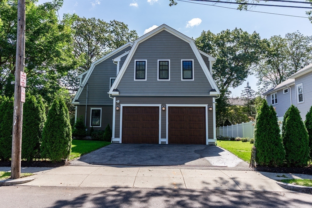 Newton, Massachusetts, 02460, United States, 4 Bedrooms Bedrooms, ,5 BathroomsBathrooms,Residential,For Sale,1929492