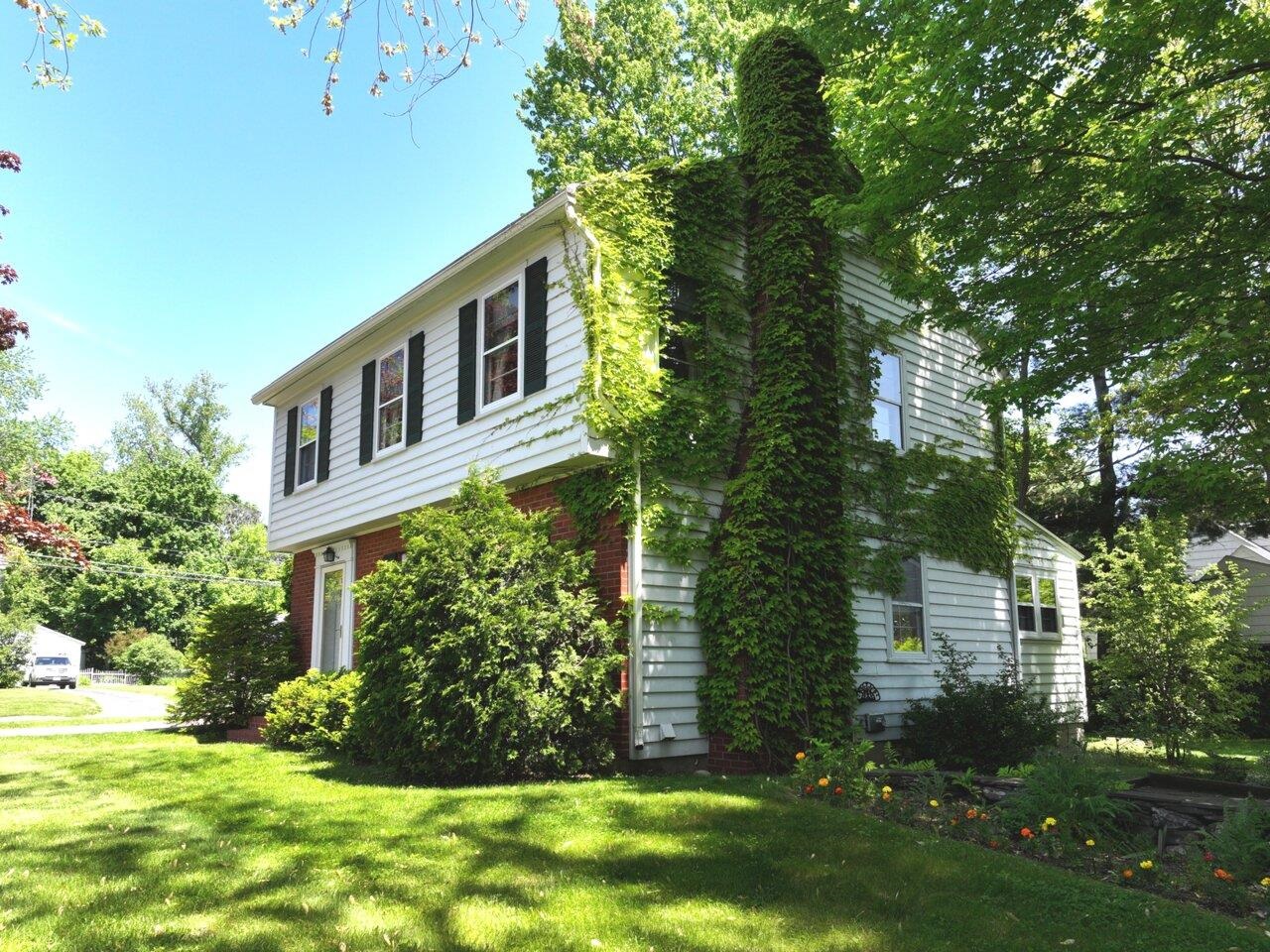 Burlington, Vermont, 05401, United States, 4 Bedrooms Bedrooms, ,2 BathroomsBathrooms,Residential,For Sale,1838710