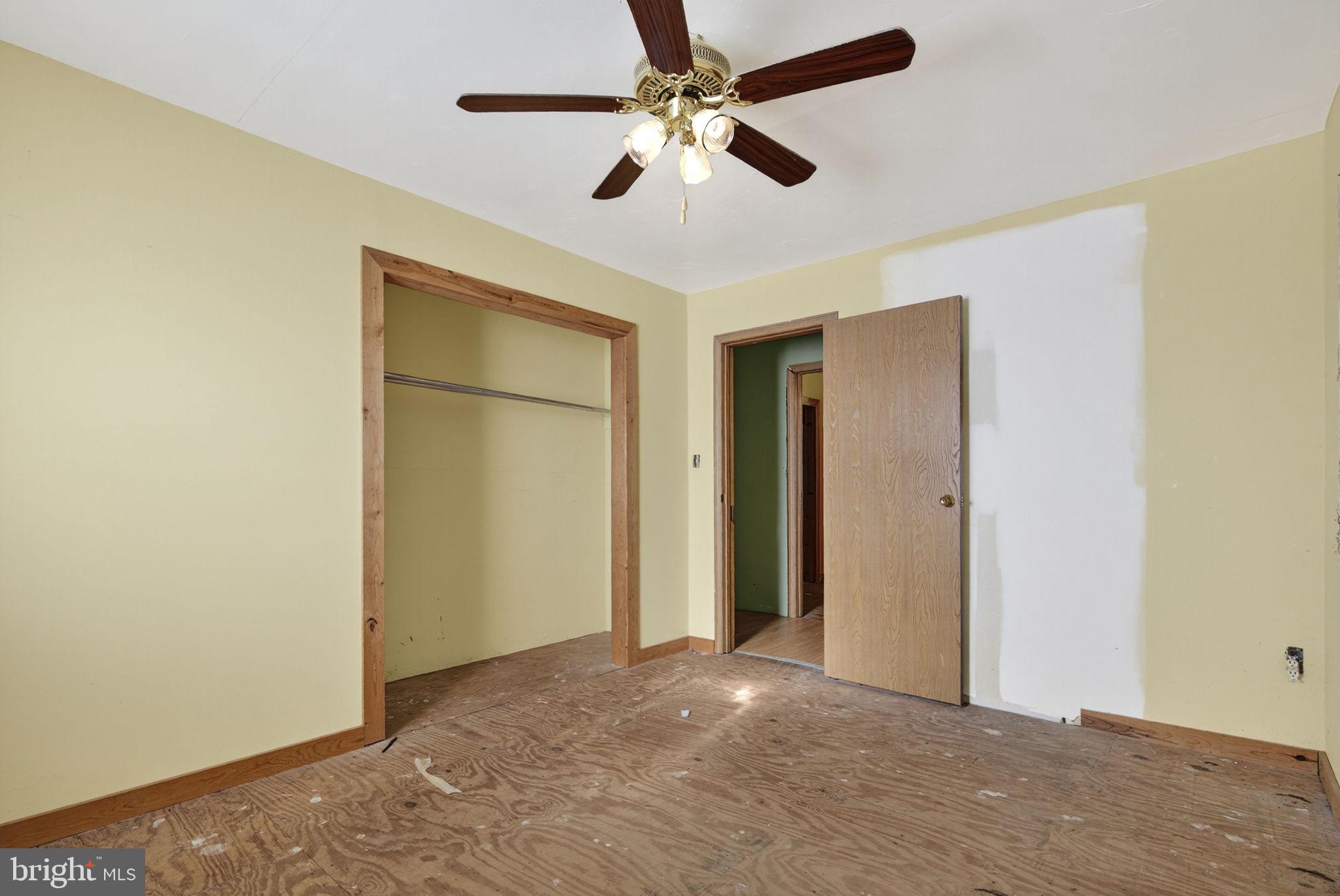 Hume, Virginia, 22639, United States, 7 Bedrooms Bedrooms, ,3 BathroomsBathrooms,Residential,For Sale,1943038