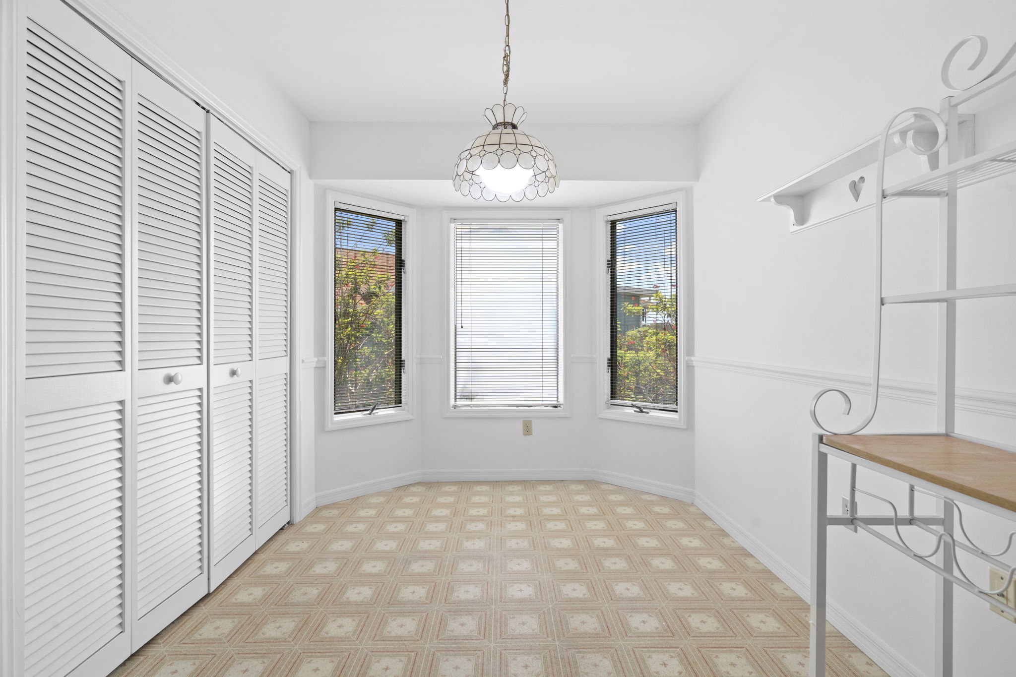 Tarpon Springs, Florida, 34689, United States, 3 Bedrooms Bedrooms, ,2 BathroomsBathrooms,Residential,For Sale,1976239