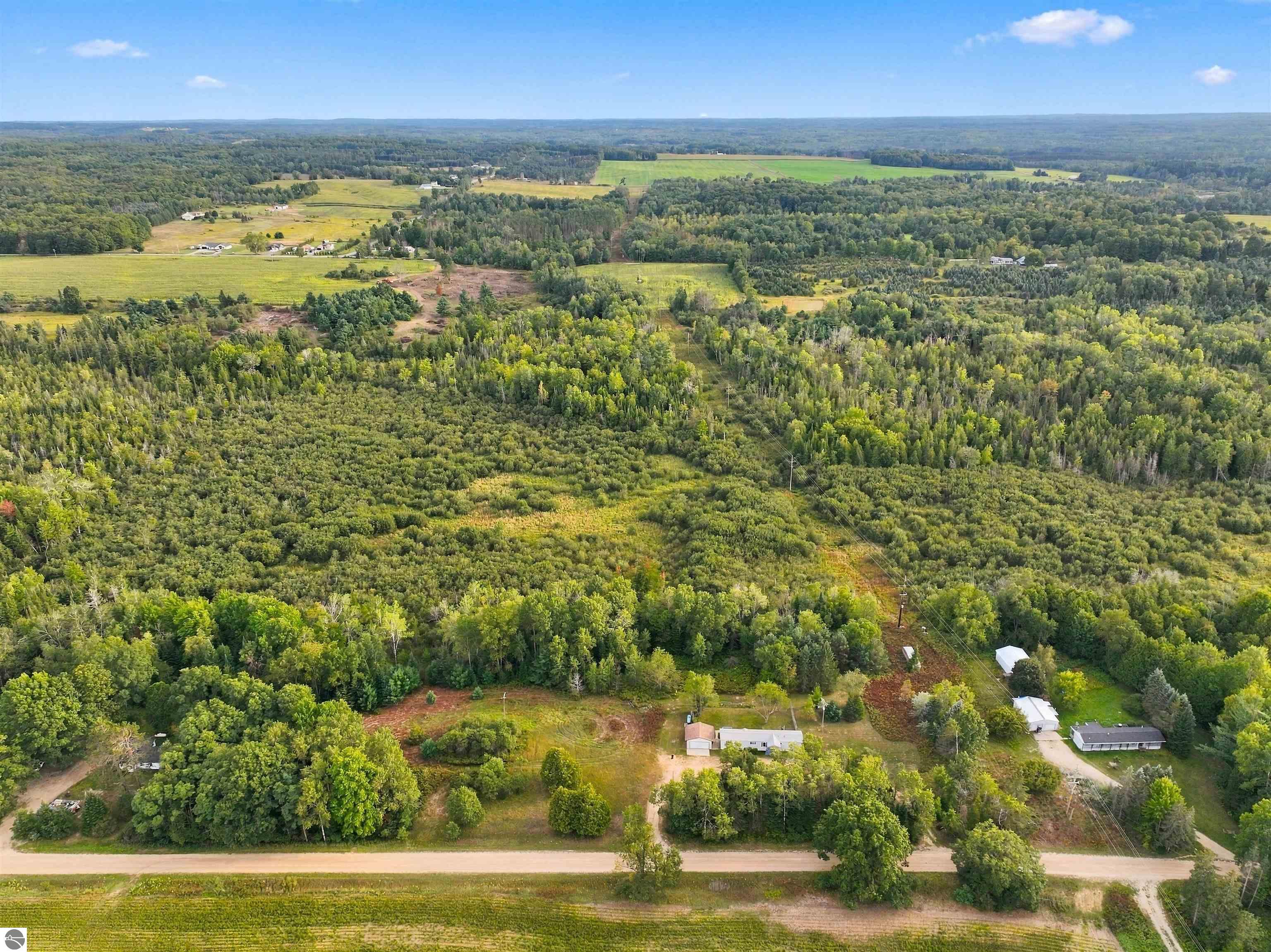 46 Rd, Cadillac, MI 49601
