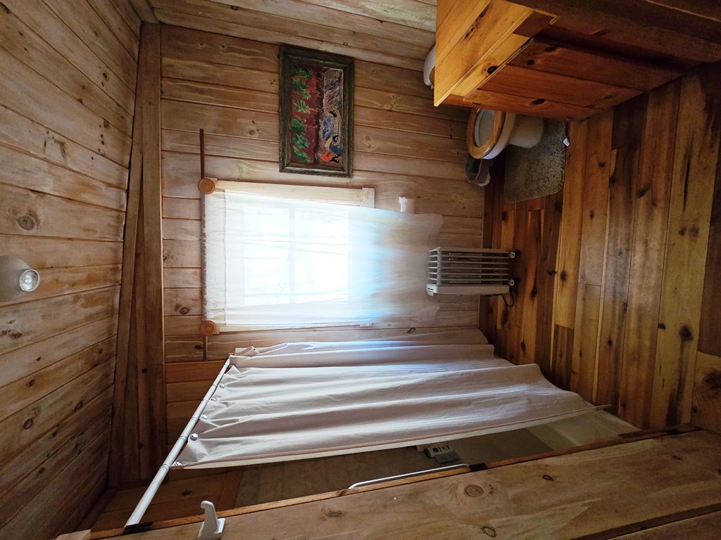 Lansing, North Carolina, 28643, United States, 1 Bedroom Bedrooms, ,1 BathroomBathrooms,Residential,For Sale,1974304