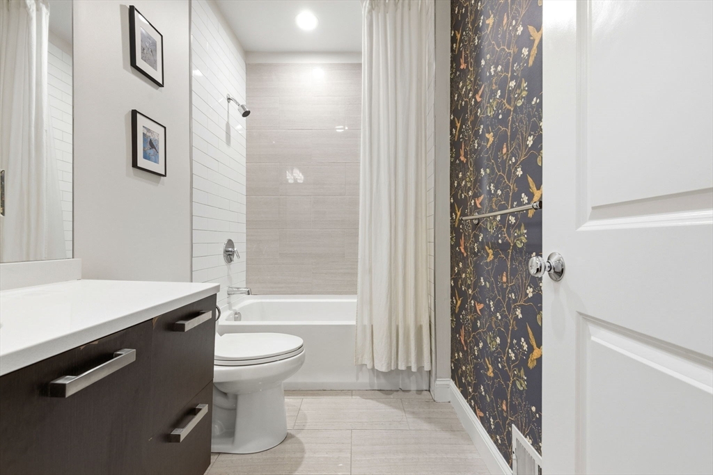 Boston, Massachusetts, 02128, United States, 2 Bedrooms Bedrooms, ,2 BathroomsBathrooms,Residential,For Sale,2048108
