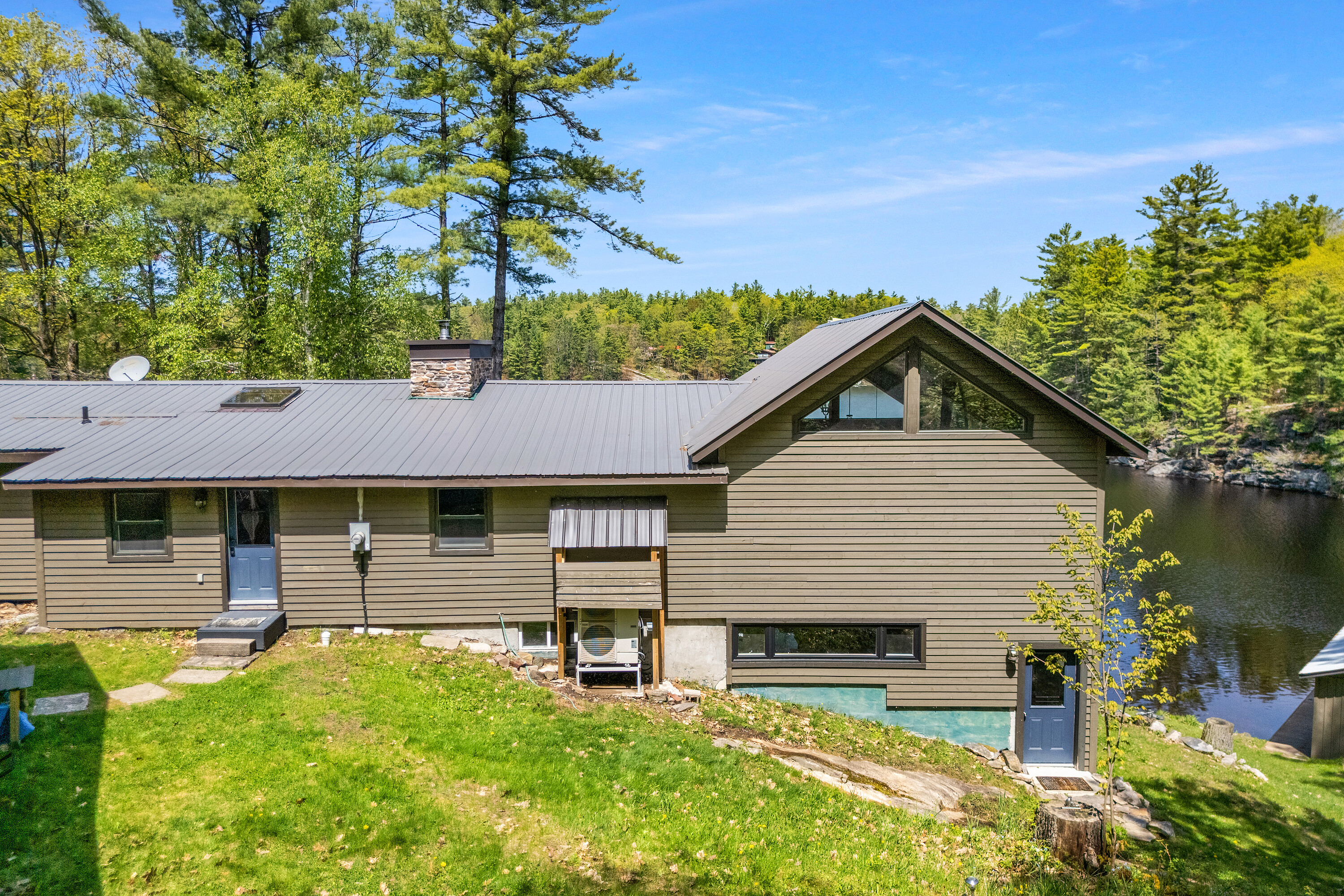  Go Home Lake Family Cottage - 物件實景