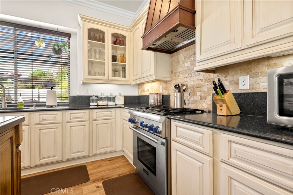 Murrieta, California, 92562, United States, 5 Bedrooms Bedrooms, ,3 BathroomsBathrooms,Residential,For Sale,1837849