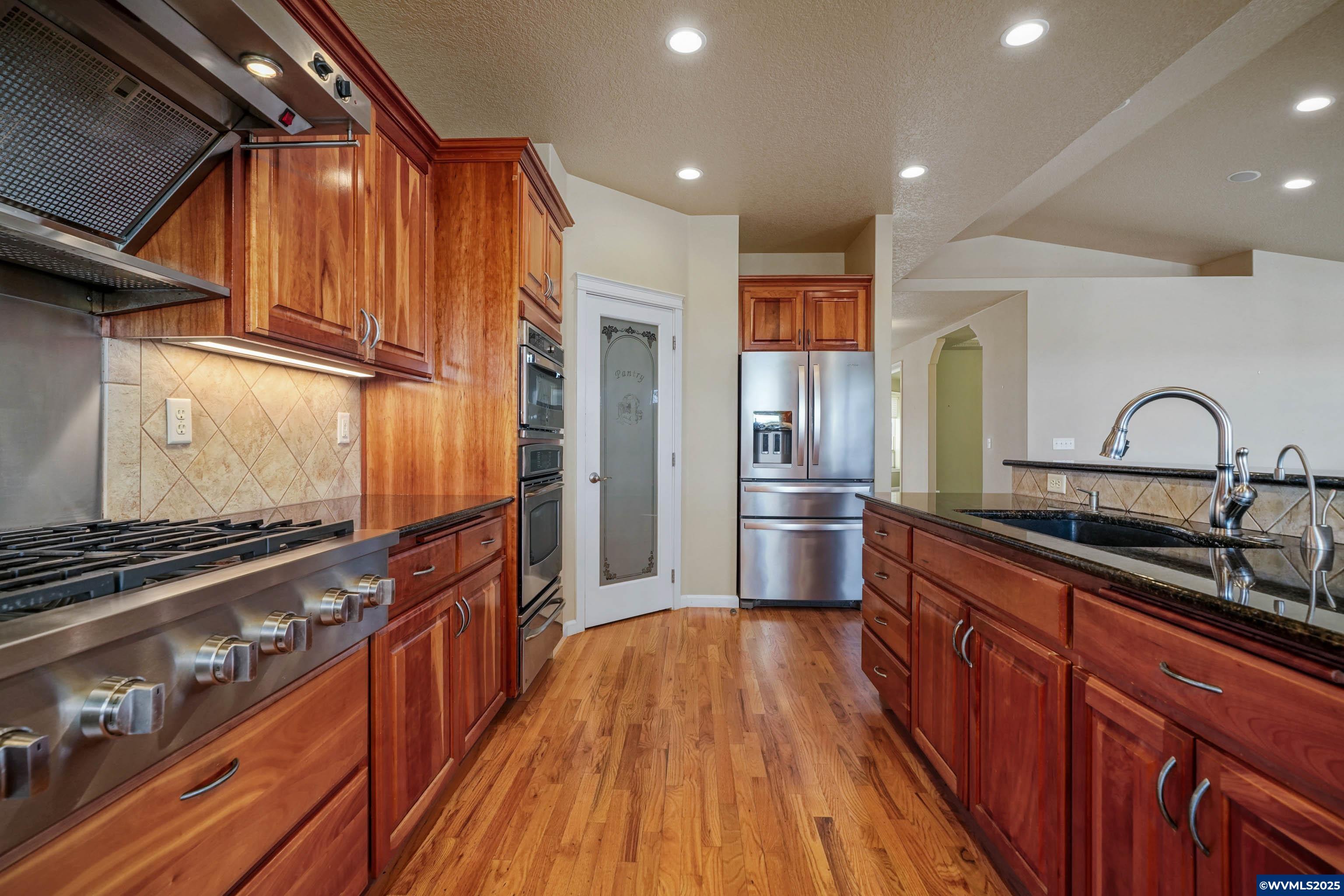 Salem, Oregon, 97306, United States, 3 Bedrooms Bedrooms, ,3 BathroomsBathrooms,Residential,For Sale,1989226