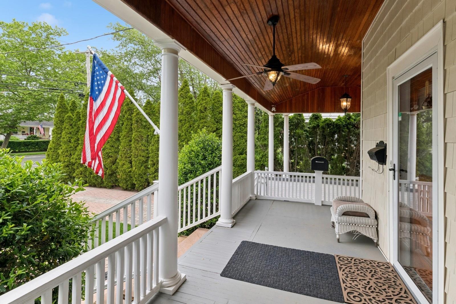 Bay Shore, New York, 11706, United States, 4 Bedrooms Bedrooms, ,3 BathroomsBathrooms,Residential,For Sale,1836669