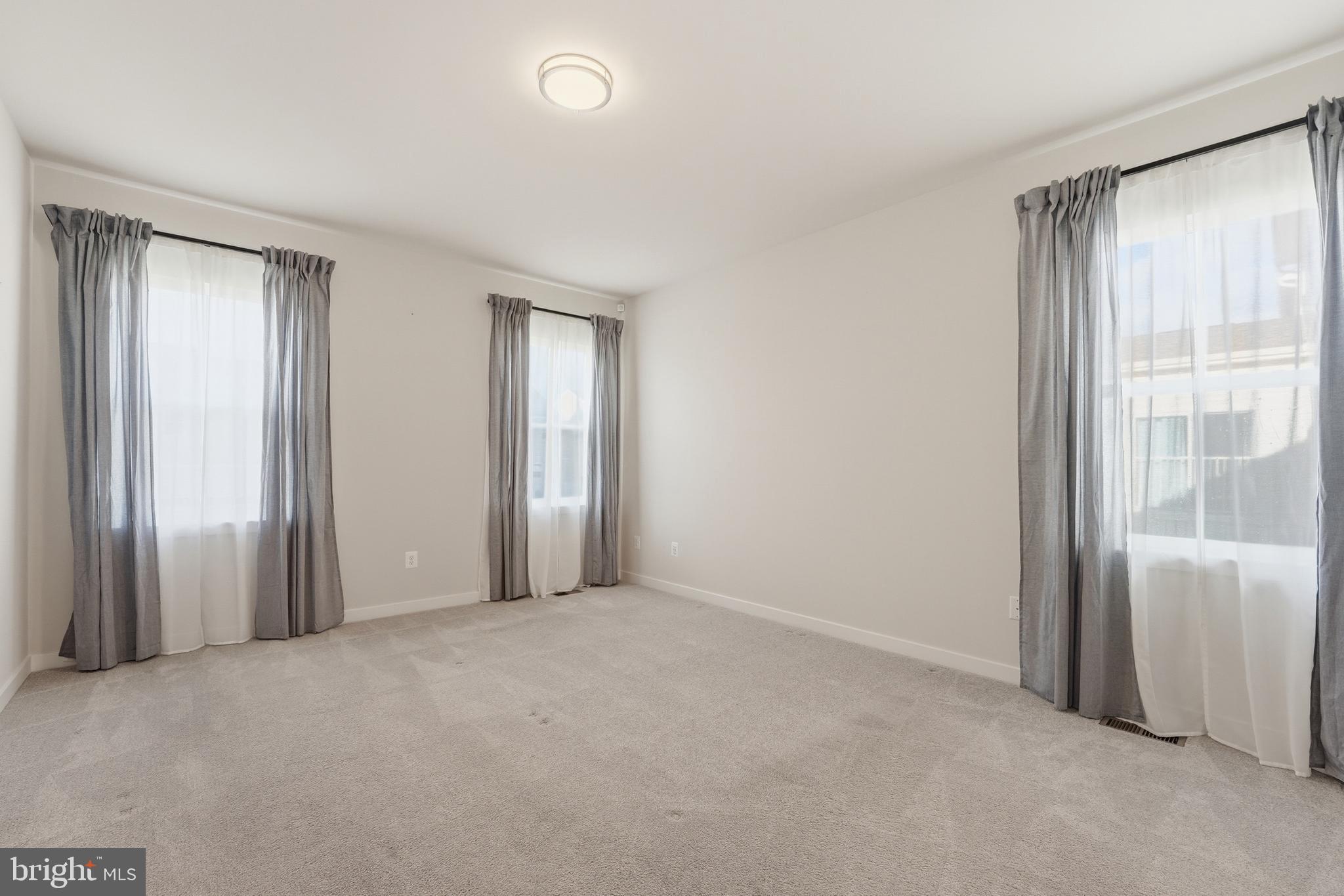 Jeffersonton, Virginia, 22724, United States, 4 Bedrooms Bedrooms, ,3 BathroomsBathrooms,Residential,For Sale,2005610