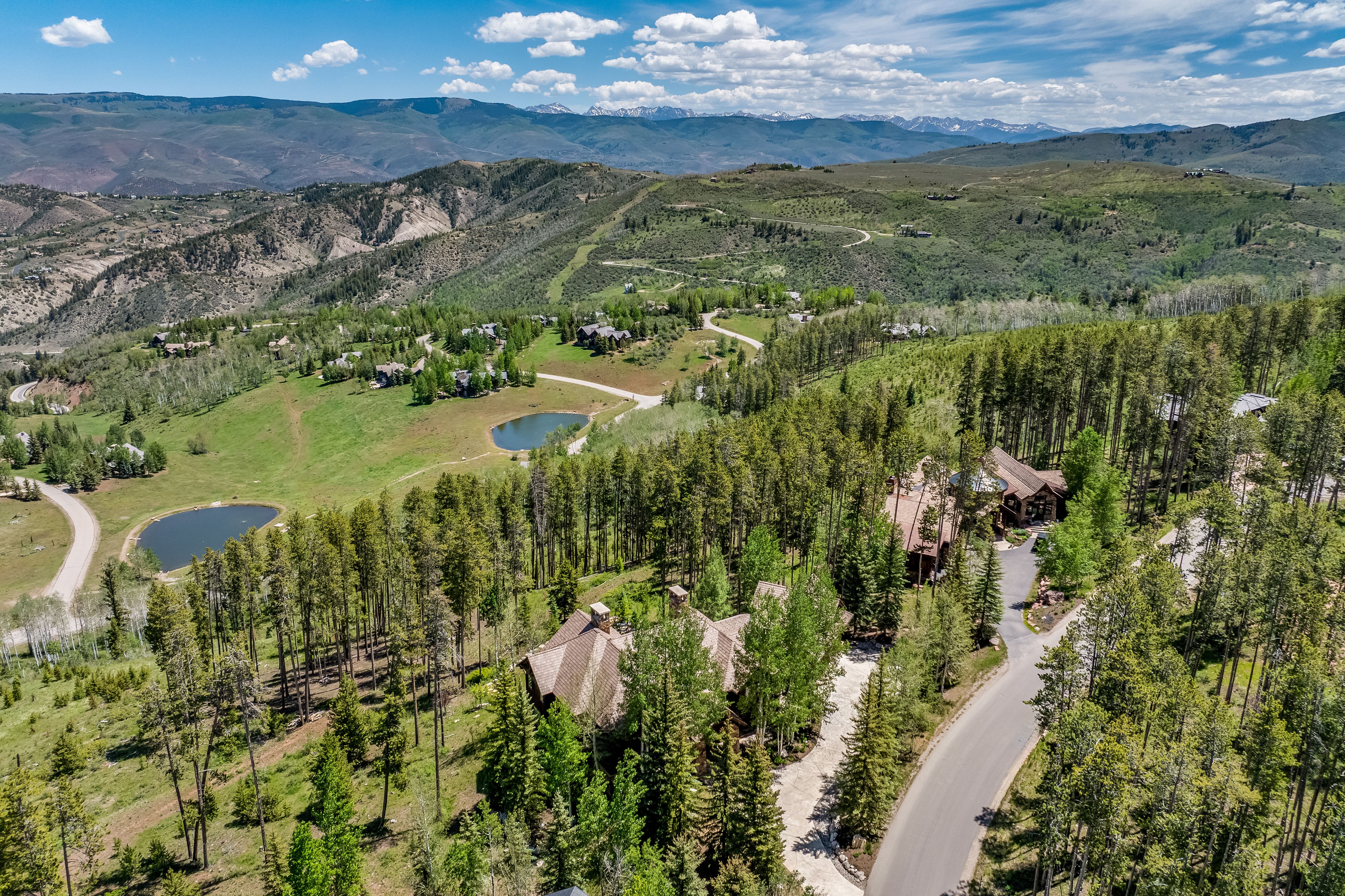  317 Elk Woods is the Kind of Mountain Estate that Earns its Setting - 物件實景
