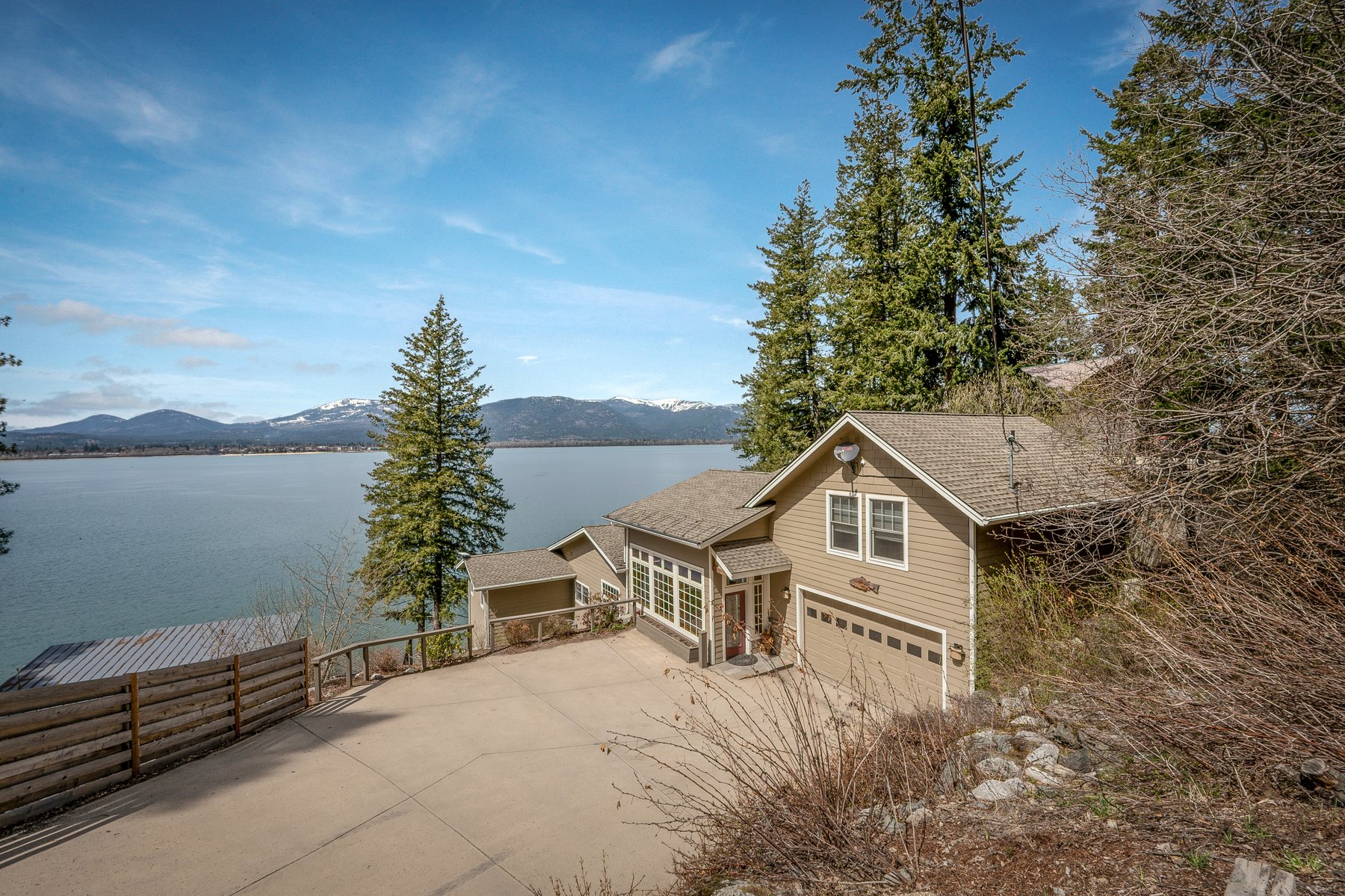 Sagle, Idaho, 83860, United States, 5 Bedrooms Bedrooms, ,6 BathroomsBathrooms,Residential,For Sale,1978919