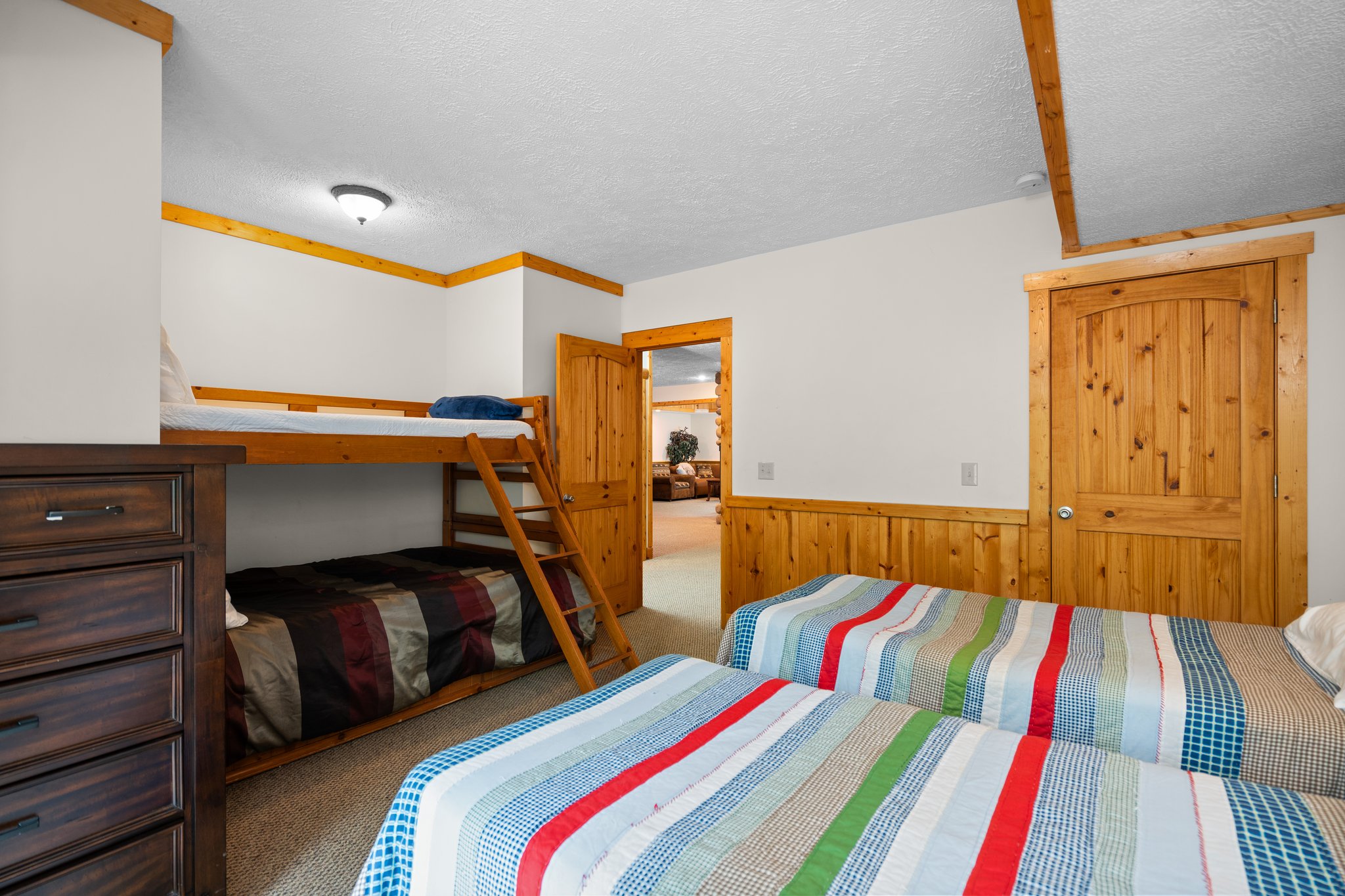 Bellaire, Michigan, 49615, United States, 5 Bedrooms Bedrooms, ,4 BathroomsBathrooms,Residential,For Sale,1826987