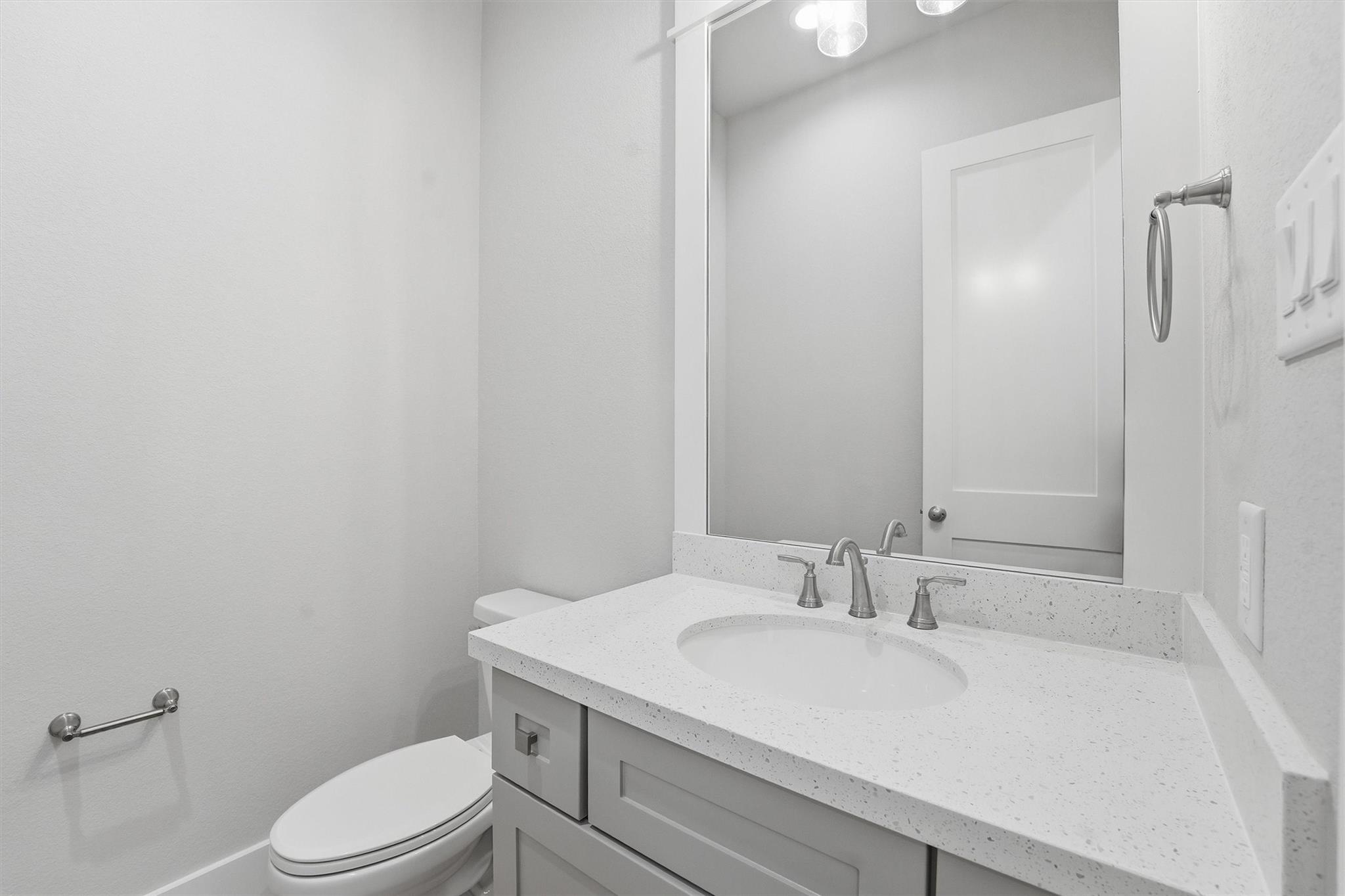 Montgomery, Texas, 77356, United States, 4 Bedrooms Bedrooms, ,5 BathroomsBathrooms,Residential,For Sale,2028408