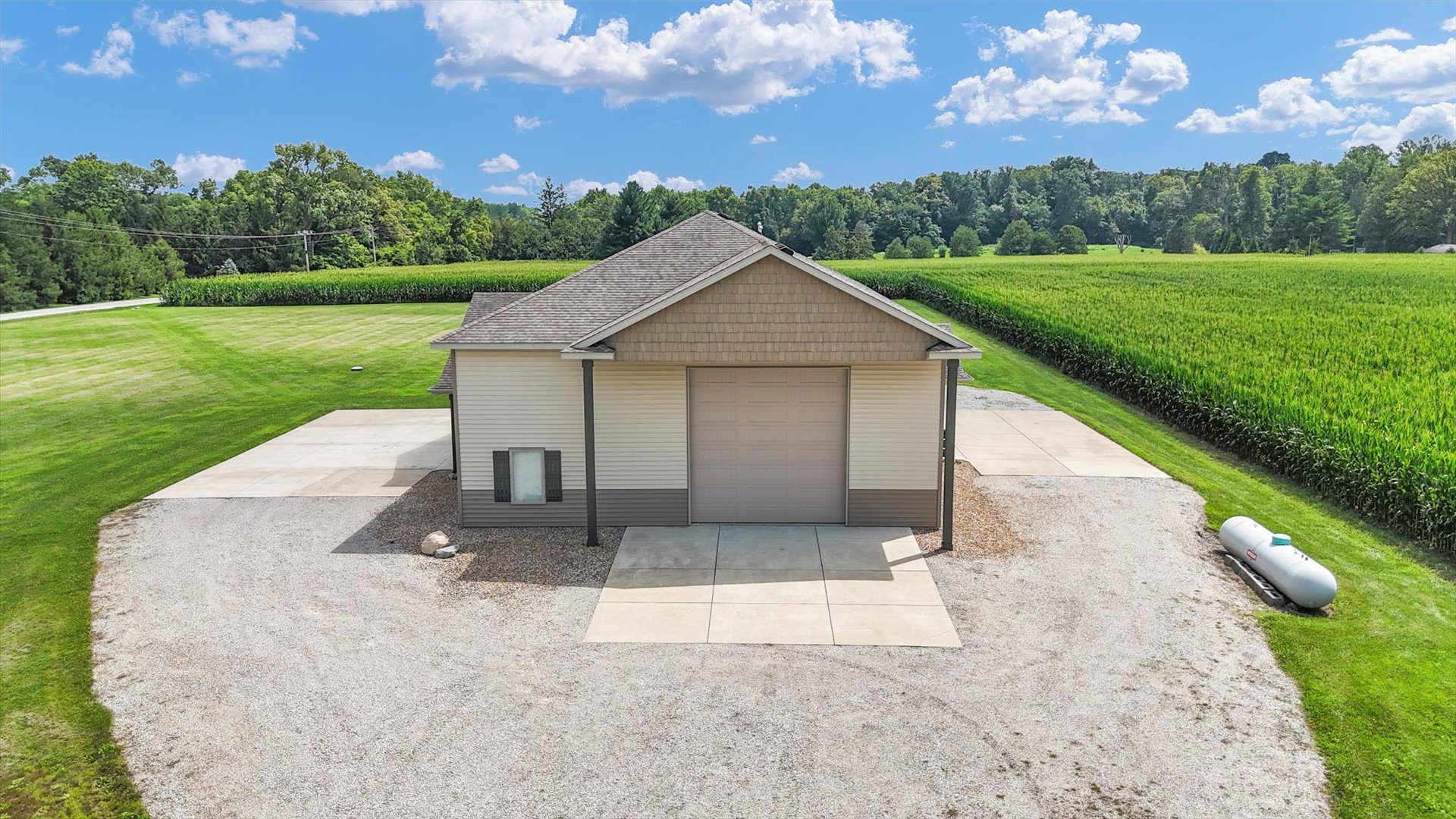 Sidney, Illinois, 61877, United States, 3 Bedrooms Bedrooms, ,2 BathroomsBathrooms,Residential,For Sale,1913394