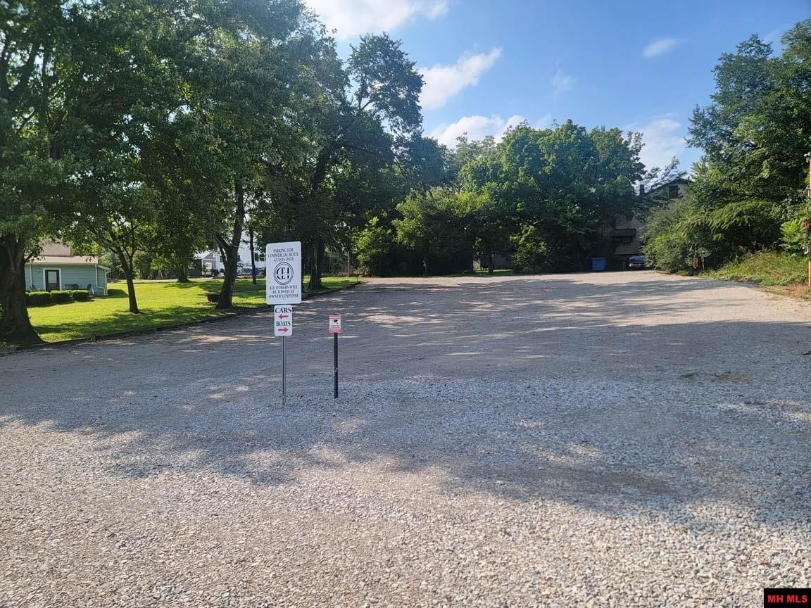 Cotter, Arkansas, 72626, United States, ,2 BathroomsBathrooms,Residential,For Sale,1924105