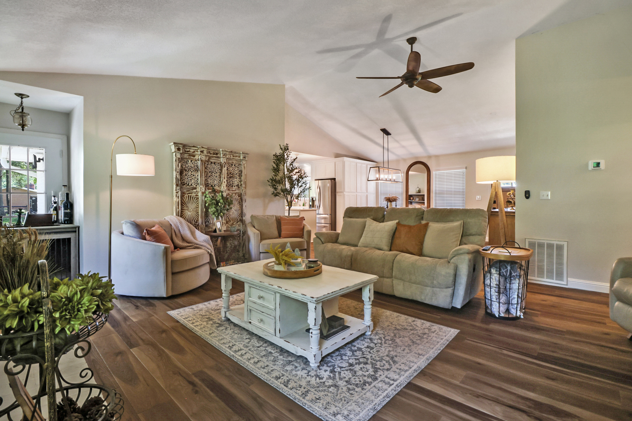 Rockwood, Tennessee, 37854, United States, 4 Bedrooms Bedrooms, ,3 BathroomsBathrooms,Residential,For Sale,2011403