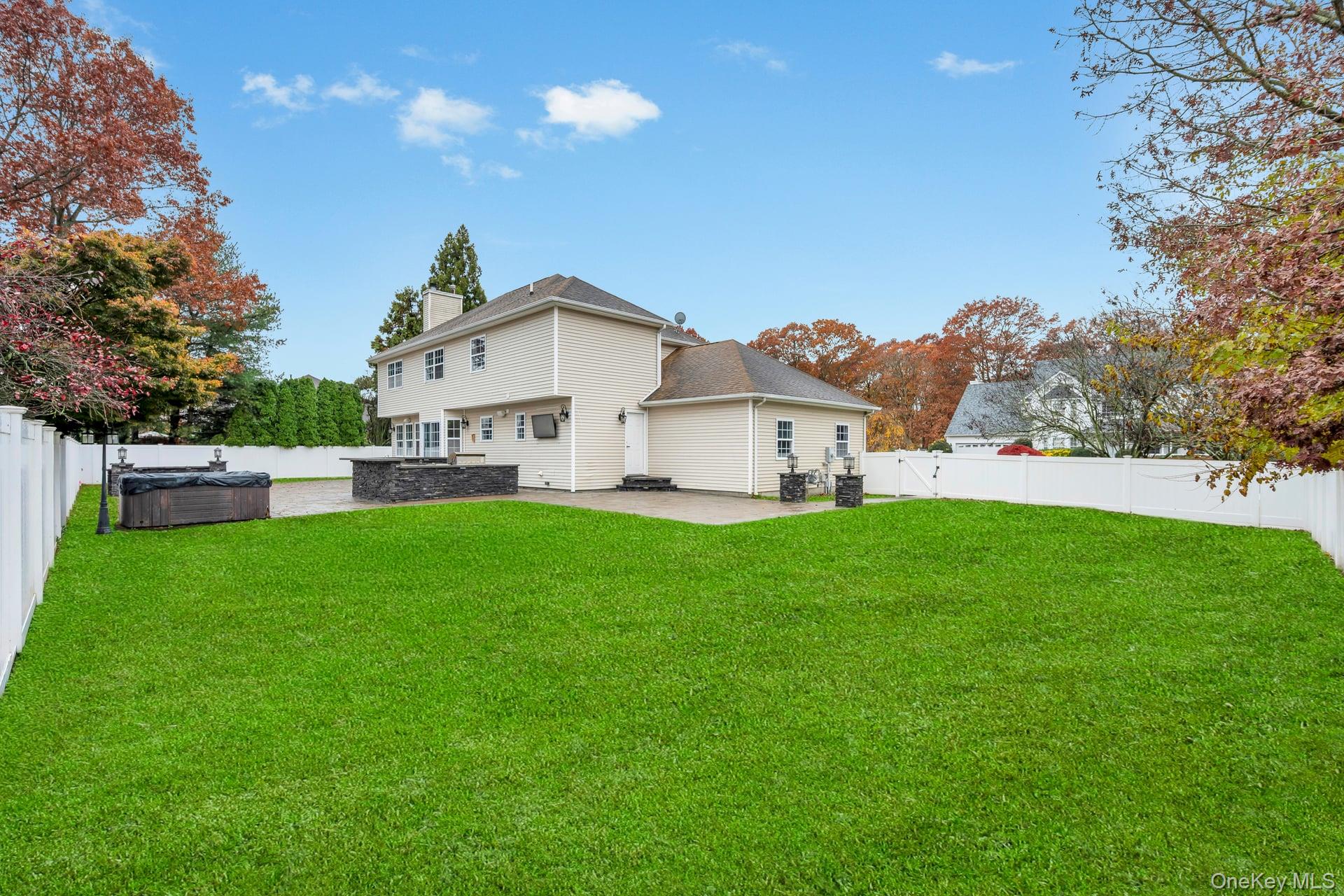 Selden, New York, 11784, United States, 4 Bedrooms Bedrooms, ,3 BathroomsBathrooms,Residential,For Sale,1990980