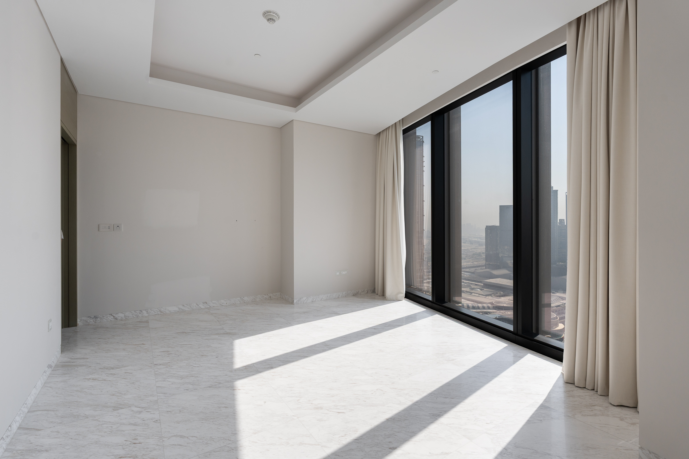  Half-Floor Penthouse in Downtown’s Opera District - 物件實景