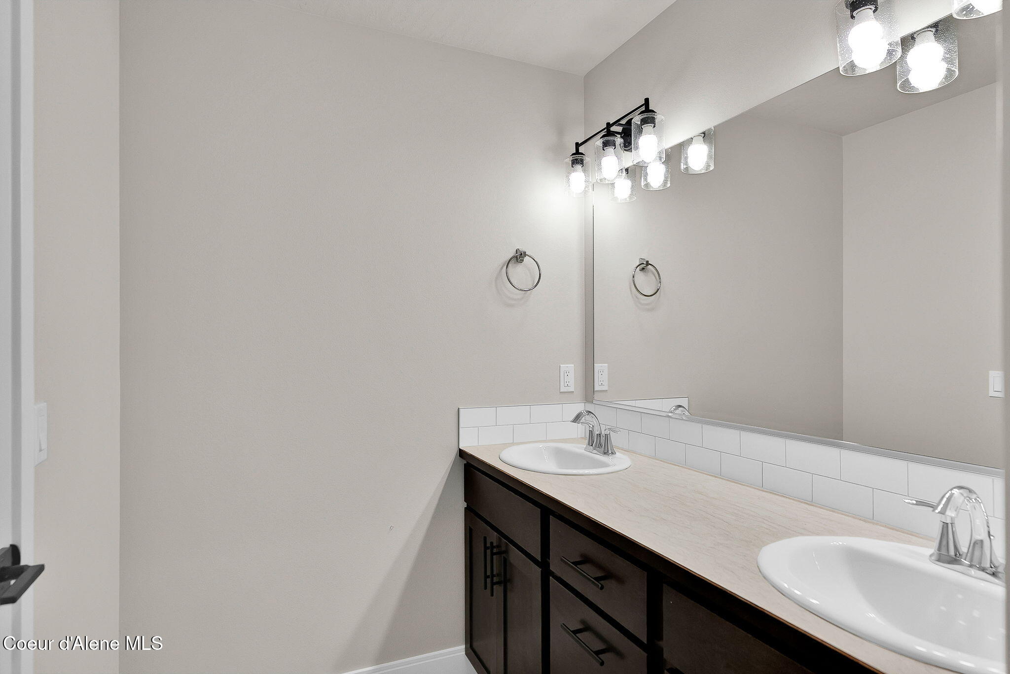 Rathdrum, Idaho, 83858, United States, 5 Bedrooms Bedrooms, ,1 BathroomBathrooms,Residential,For Sale,1989030