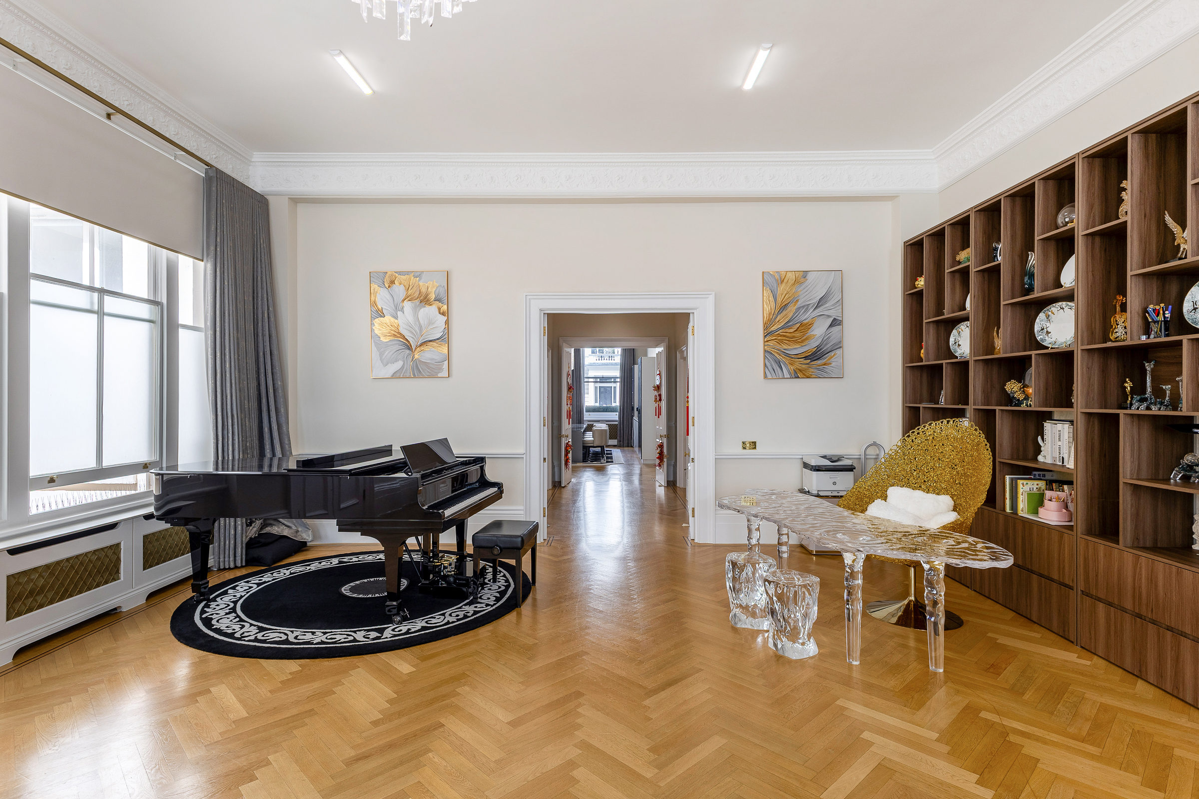  Grand Proportions on in Queen