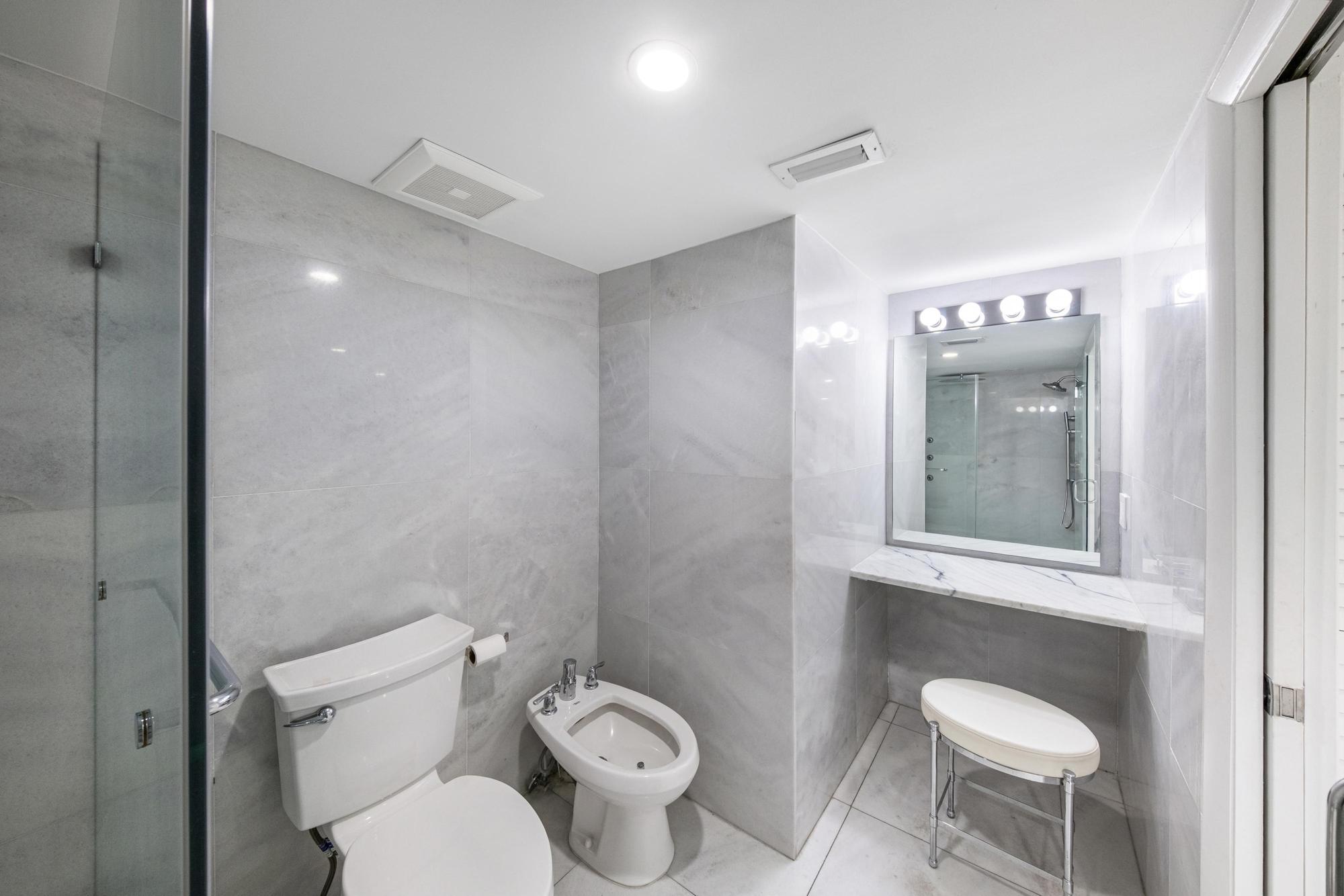 Miami, Florida, 33131, United States, 2 Bedrooms Bedrooms, ,2 BathroomsBathrooms,Residential,For Sale,1976268