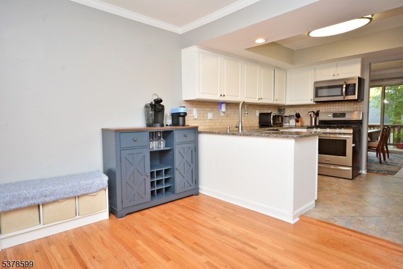 Bedminster Twp., New Jersey, 07921, United States, 3 Bedrooms Bedrooms, ,4 BathroomsBathrooms,Residential,For Sale,1989637