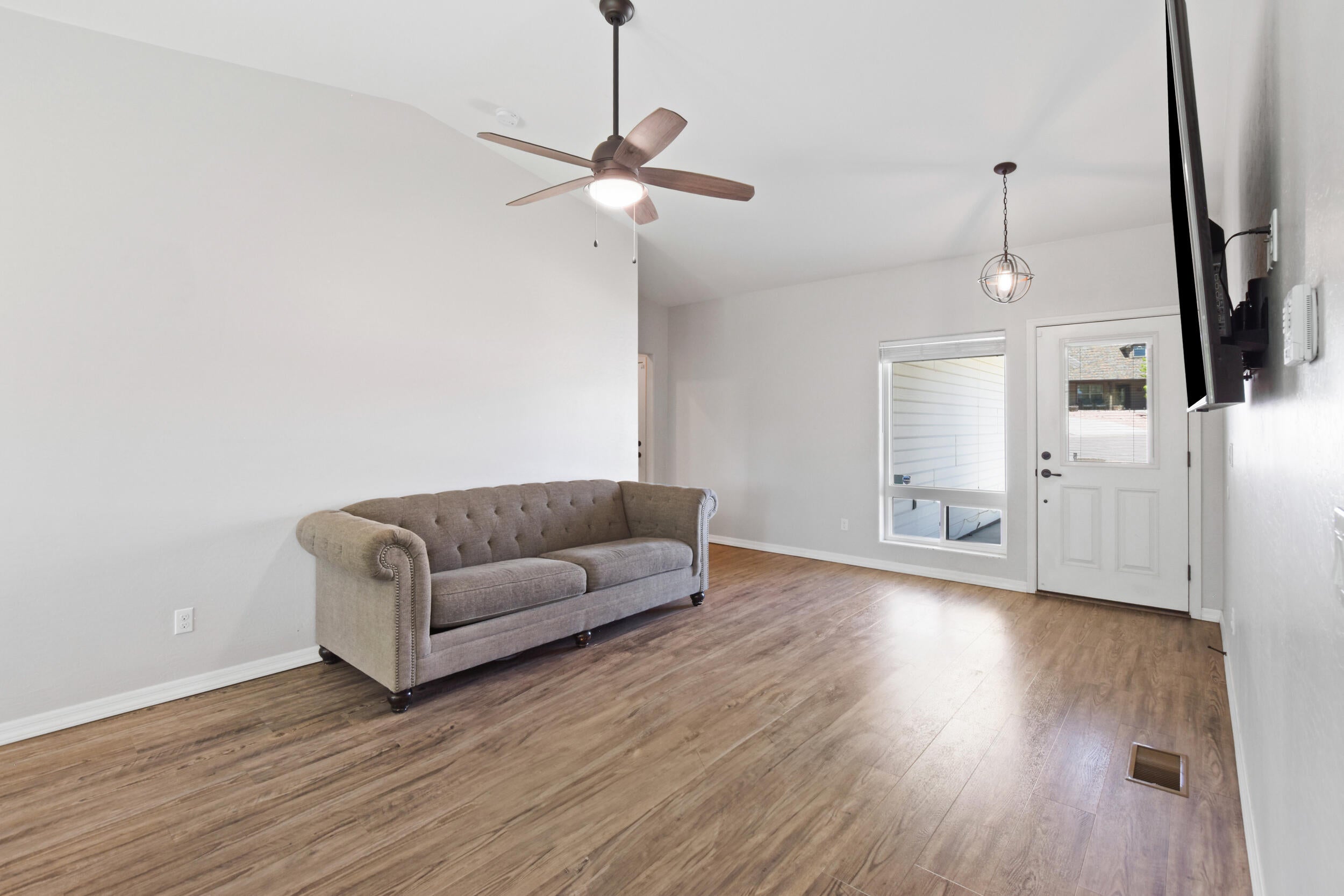 Payson, Arizona, 85541, United States, 4 Bedrooms Bedrooms, ,3 BathroomsBathrooms,Residential,For Sale,1821332