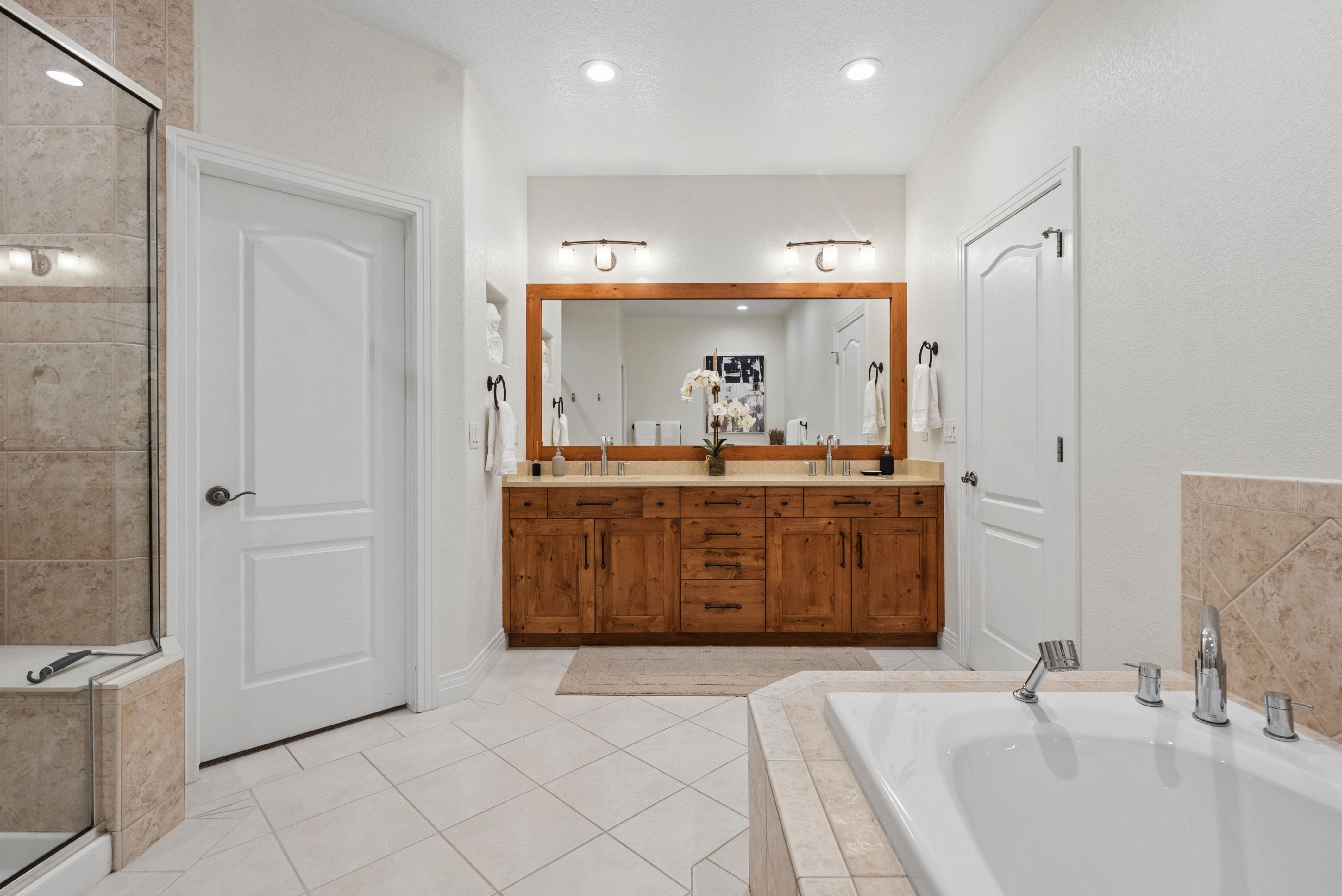  Beautifully Remodeled 3-Bed, 4-Bath Townhome in the heart of Cherry Creek - 物件實景
