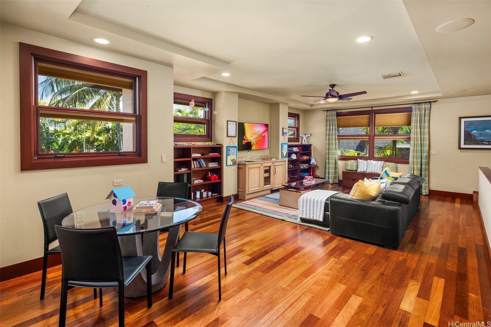 Honolulu, Hawaii, 96816, United States, 5 Bedrooms Bedrooms, ,8 BathroomsBathrooms,Residential,For Sale,1859749
