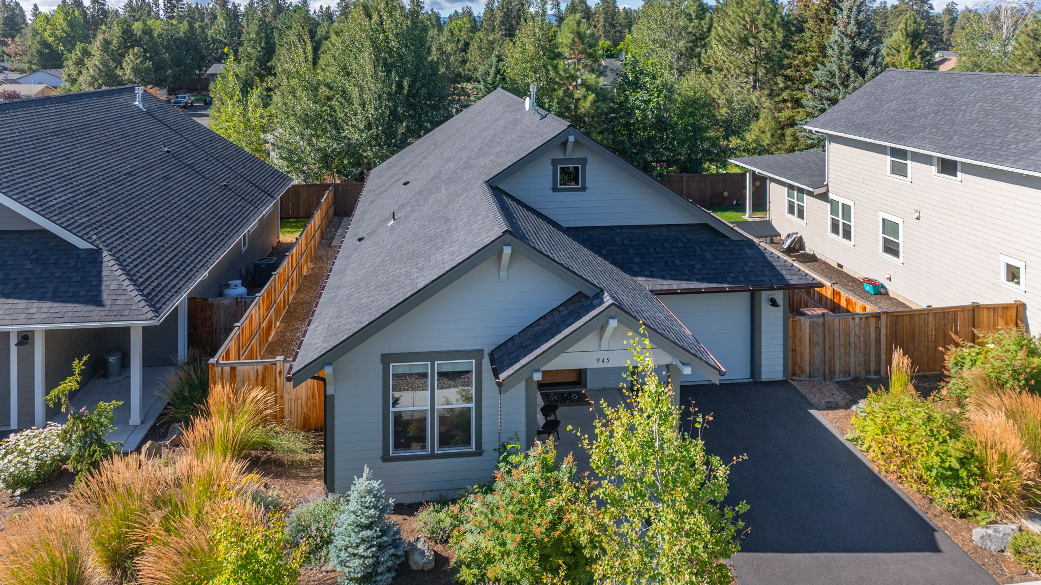 Sisters, Oregon, 97759, United States, 3 Bedrooms Bedrooms, ,2 BathroomsBathrooms,Residential,For Sale,1910956