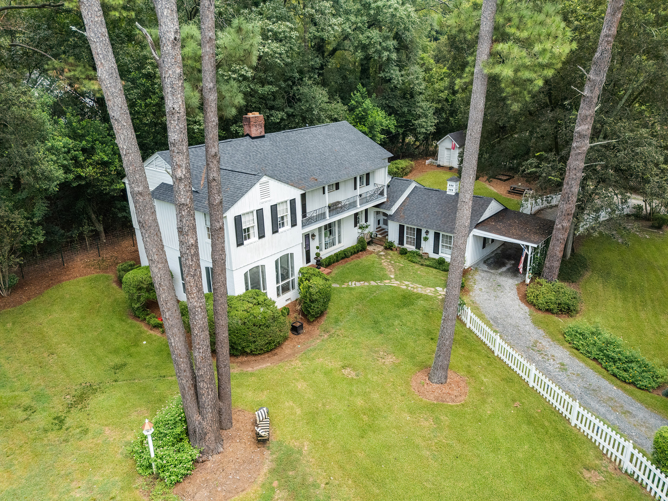 Charming Colonial Revival in the Heart of Historic Shirley Hills - 物件實景