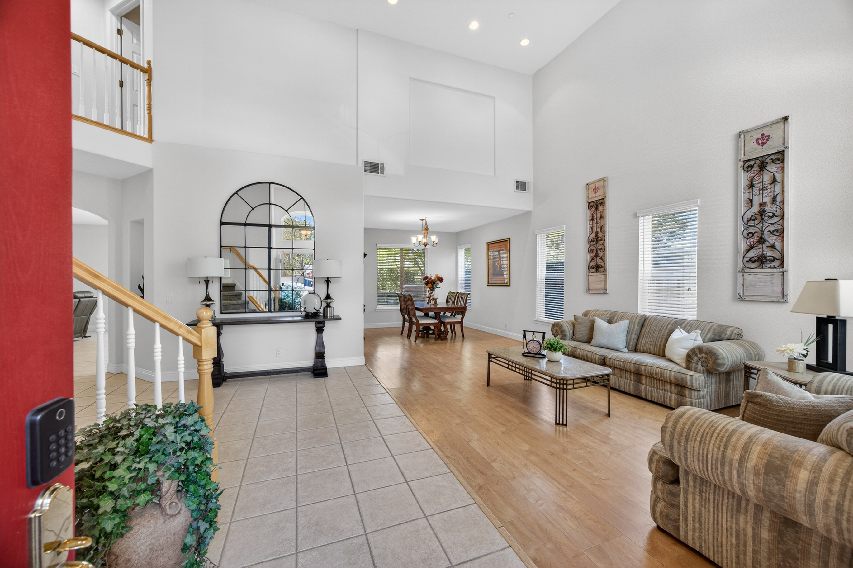  5500 Tierra Gardens Lane, Carmichael, CA 95608 - 物件實景