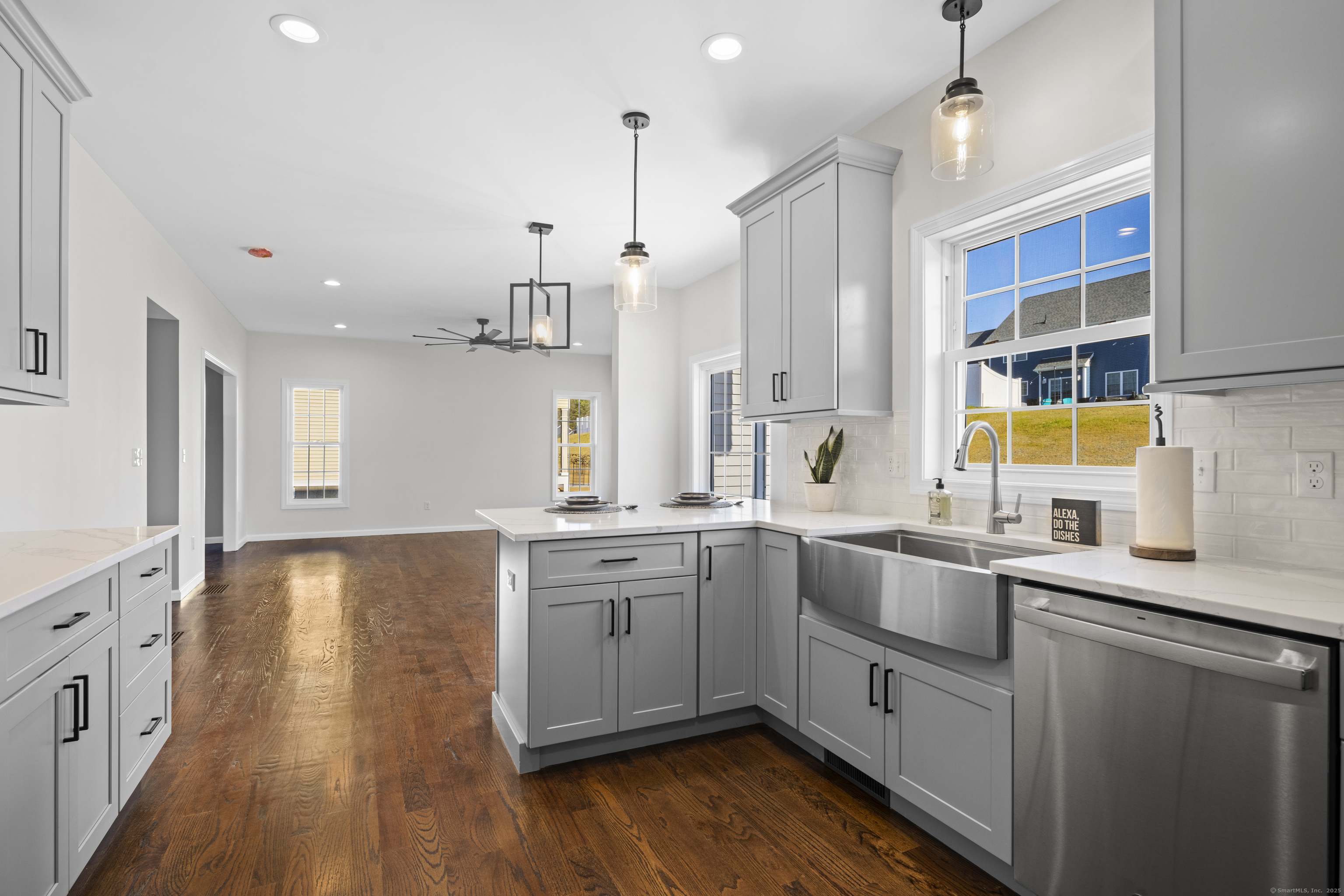 Bristol, Connecticut, 06010, United States, 3 Bedrooms Bedrooms, ,3 BathroomsBathrooms,Residential,For Sale,1920103