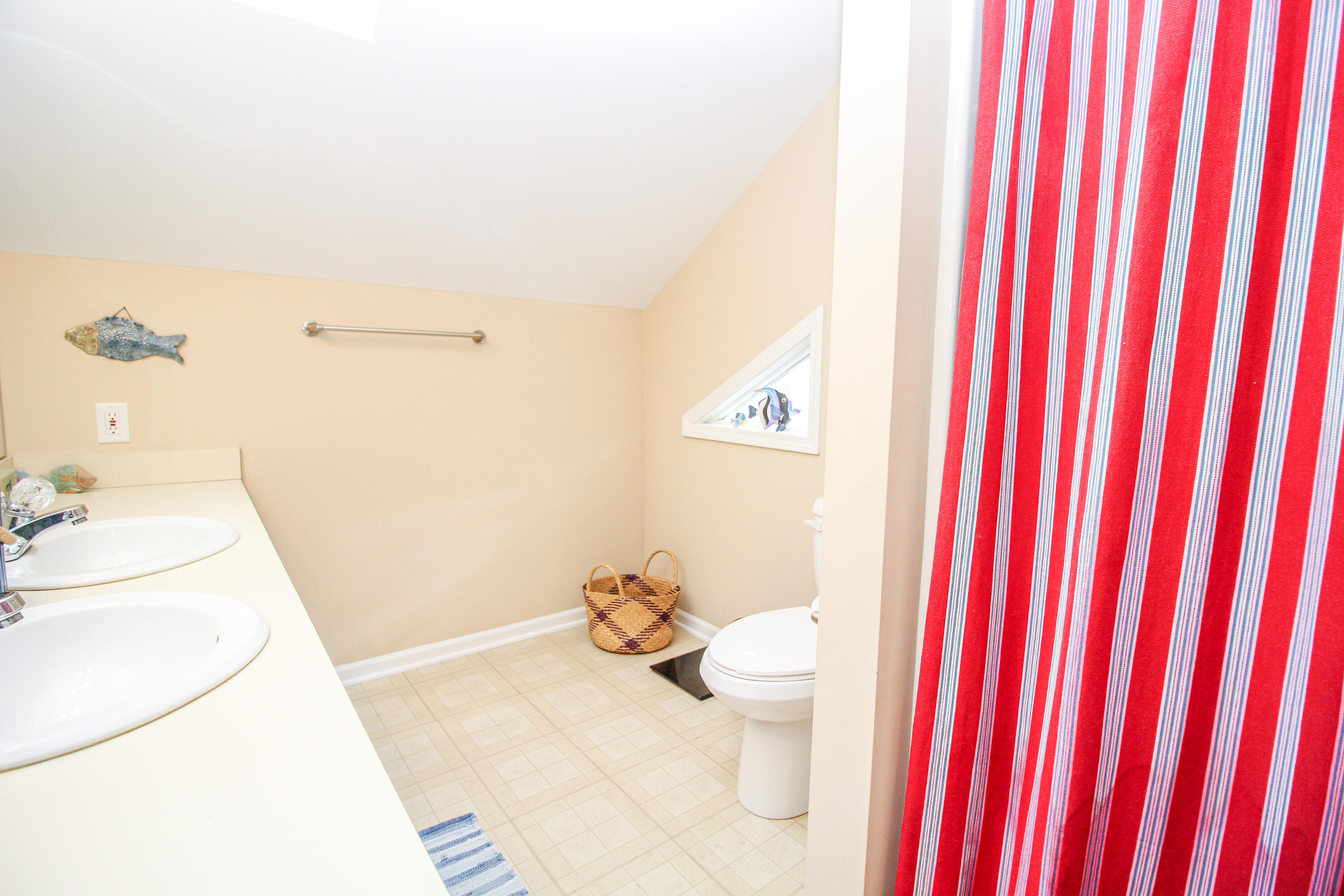 South Haven, Michigan, 49090, United States, 3 Bedrooms Bedrooms, ,4 BathroomsBathrooms,Residential,For Sale,1982825