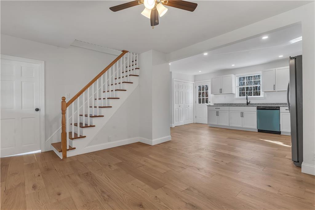 Burrillville, Rhode Island, 02859, United States, 5 Bedrooms Bedrooms, ,3 BathroomsBathrooms,Residential,For Sale,2008536