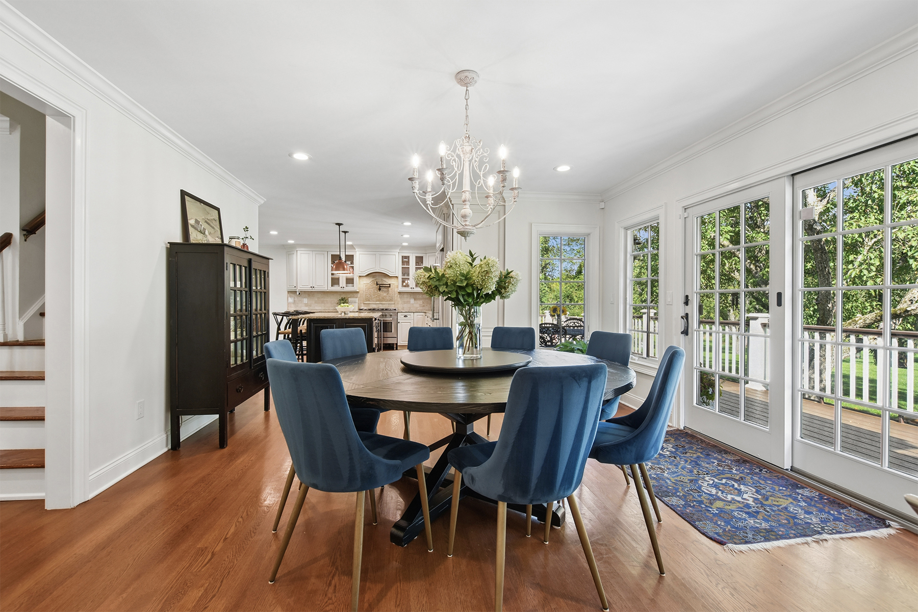  Immaculate Custom Colonial Located on a Traditional Country Setting - 物件實景