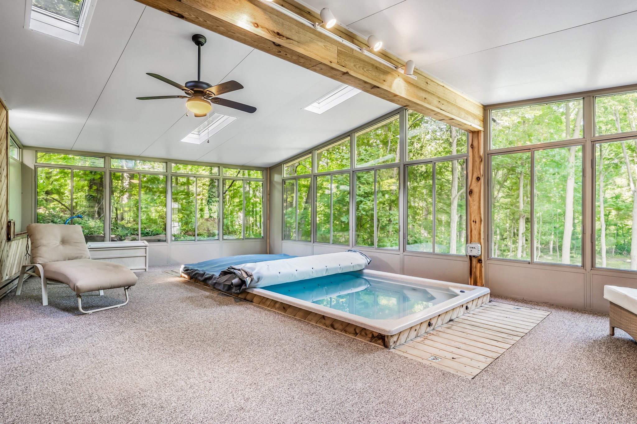  Exceptional Home Tucked Away on a Quiet Cul-De-Sac - 物件實景