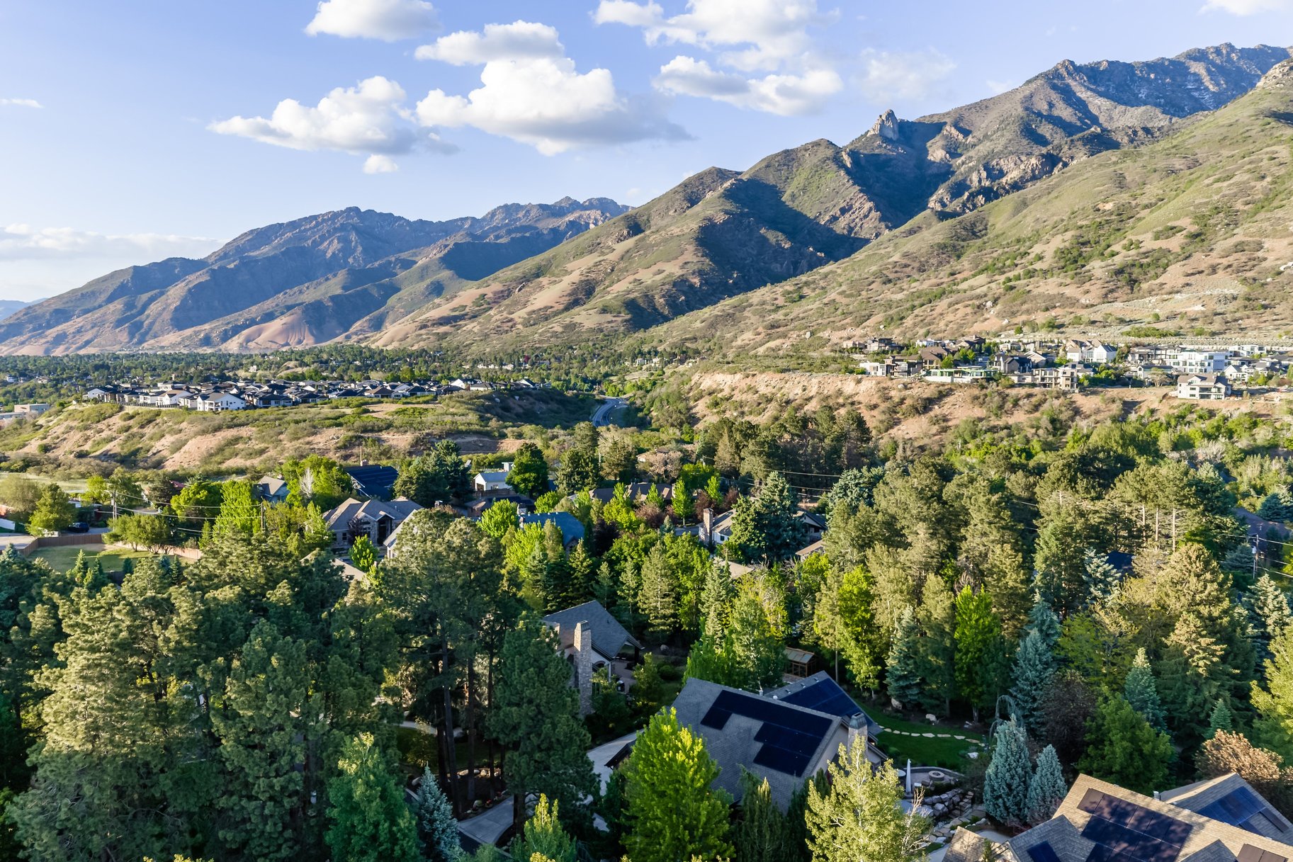  Private Gated Canyon Estate with Resort Grounds & Mountain Luxury - 物件實景