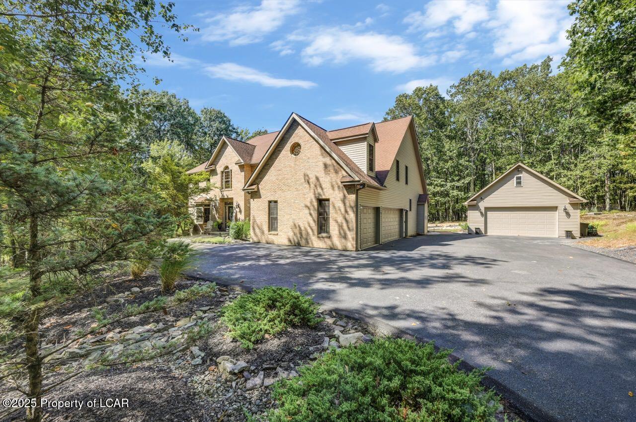 Mountain Top, Pennsylvania, 18707, United States, 4 Bedrooms Bedrooms, ,5 BathroomsBathrooms,Residential,For Sale,1944925