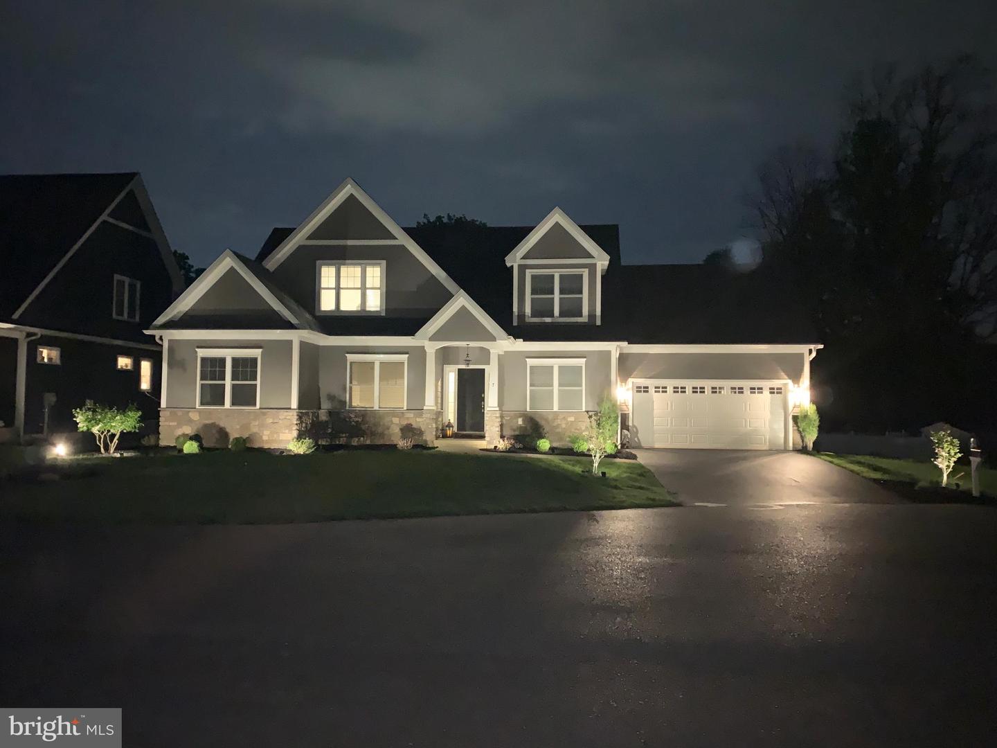 Lancaster, Pennsylvania, 17602, United States, 4 Bedrooms Bedrooms, ,3 BathroomsBathrooms,Residential,For Sale,1874540