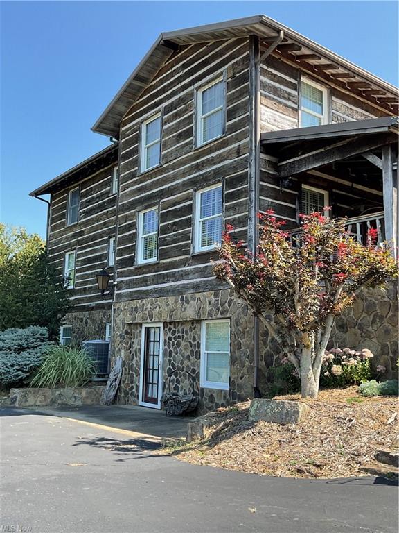 Mount Alto, West Virginia, 25264, United States, 4 Bedrooms Bedrooms, ,3 BathroomsBathrooms,Residential,For Sale,1979084