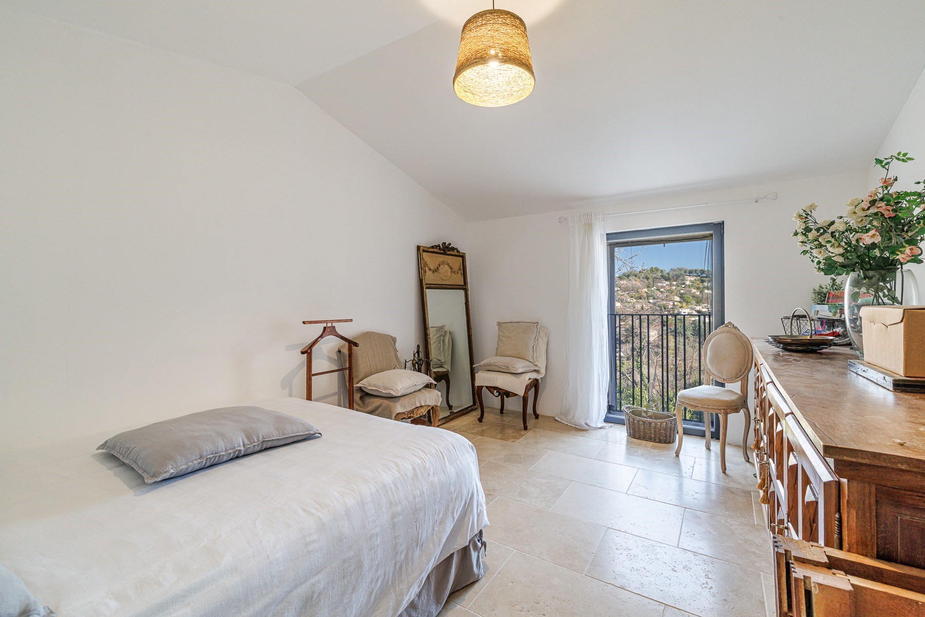  Architect-designed contemporary villa for sale in Vence near Saint-Paul-de-Vence - 物件實景