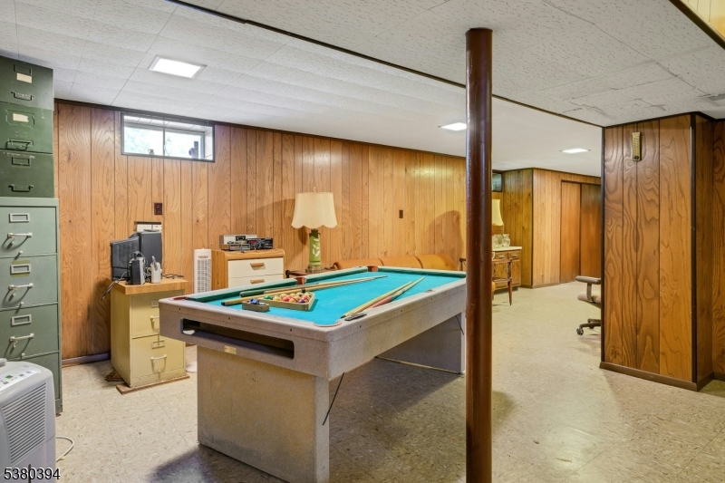 Springfield Twp., New Jersey, 07081, United States, 3 Bedrooms Bedrooms, ,3 BathroomsBathrooms,Residential,For Sale,1924750