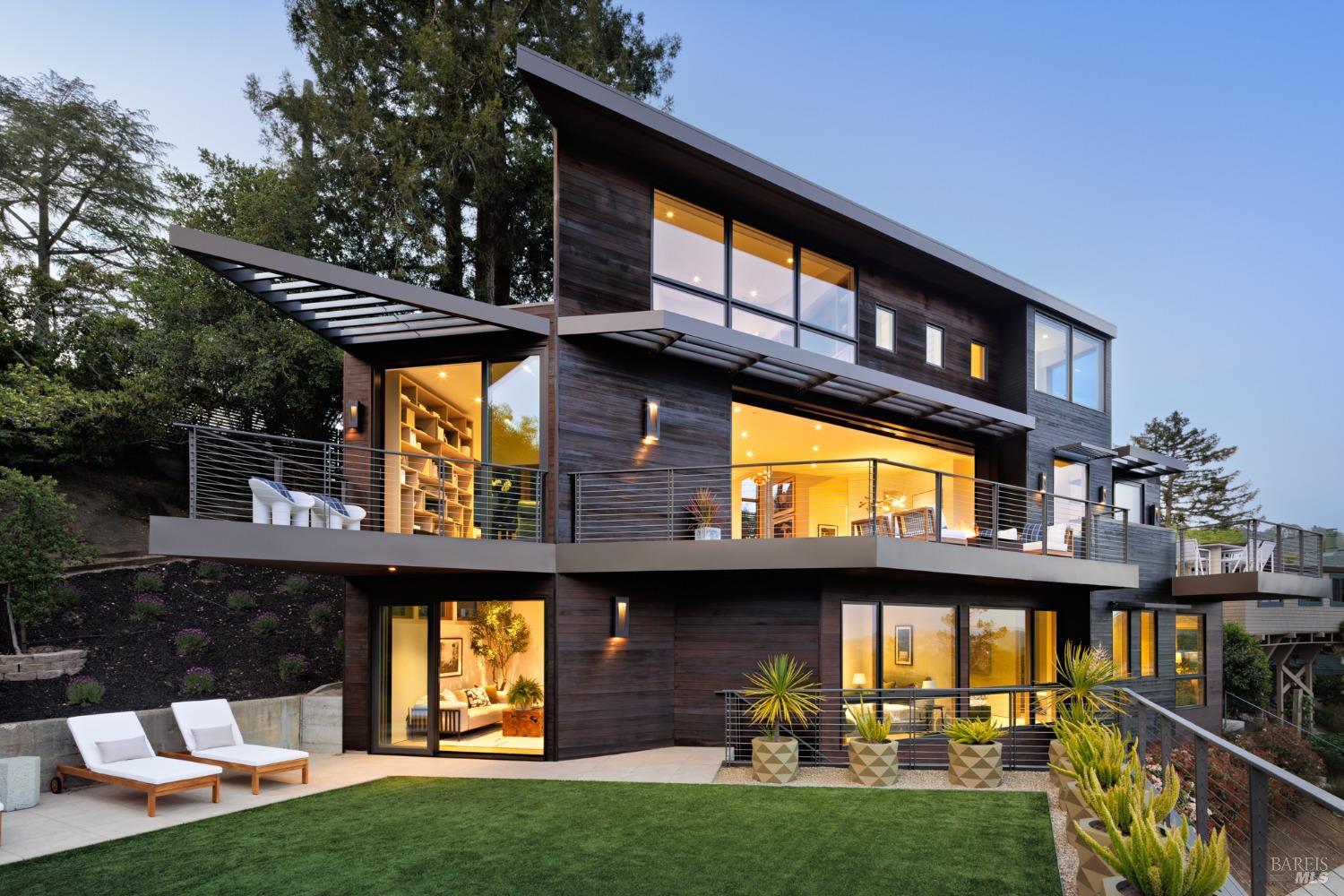 Mill Valley, California, 94941, United States, 5 Bedrooms Bedrooms, ,6 BathroomsBathrooms,Residential,For Sale,1913186