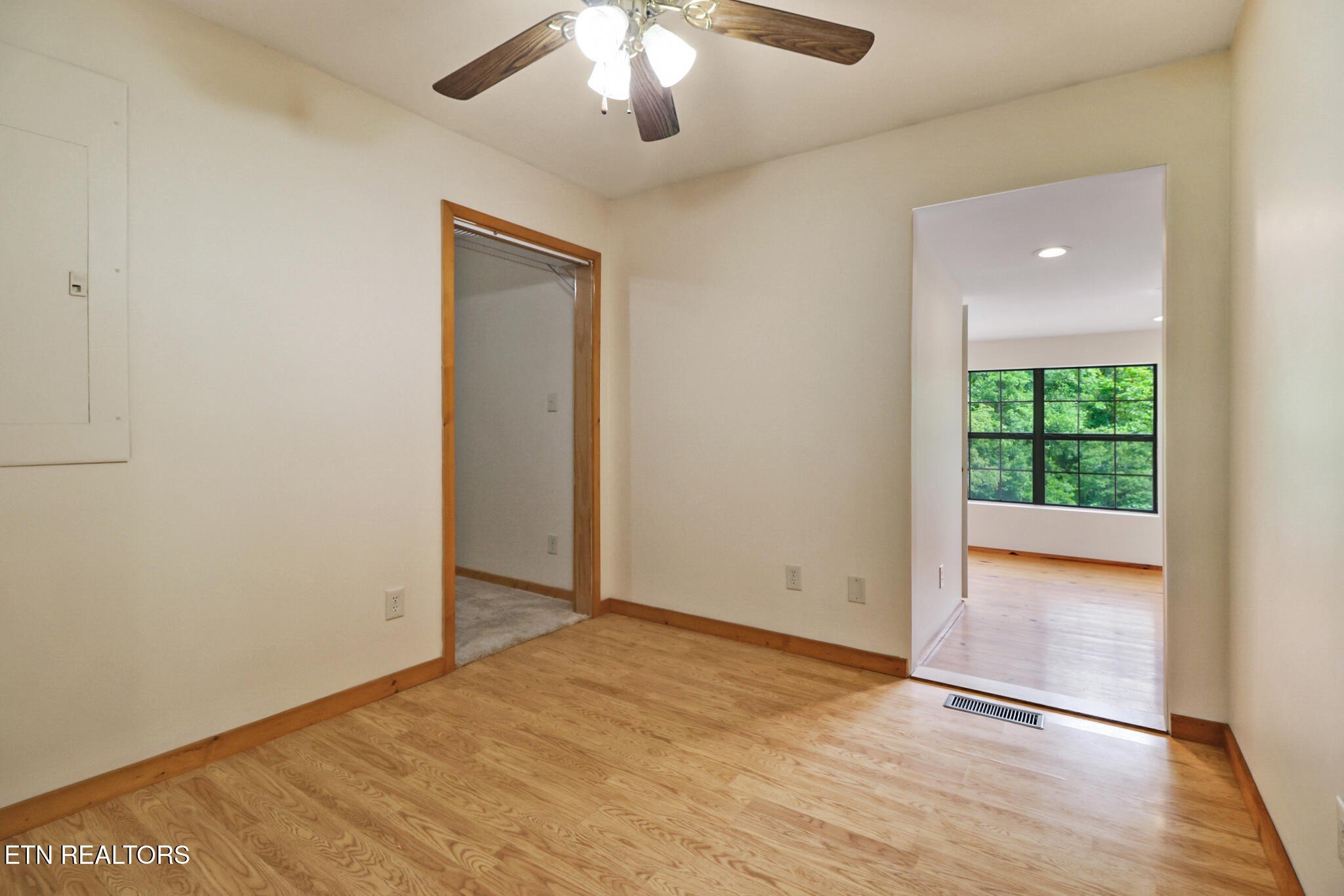 Crossville, Tennessee, 38571, United States, 3 Bedrooms Bedrooms, ,4 BathroomsBathrooms,Residential,For Sale,1979710