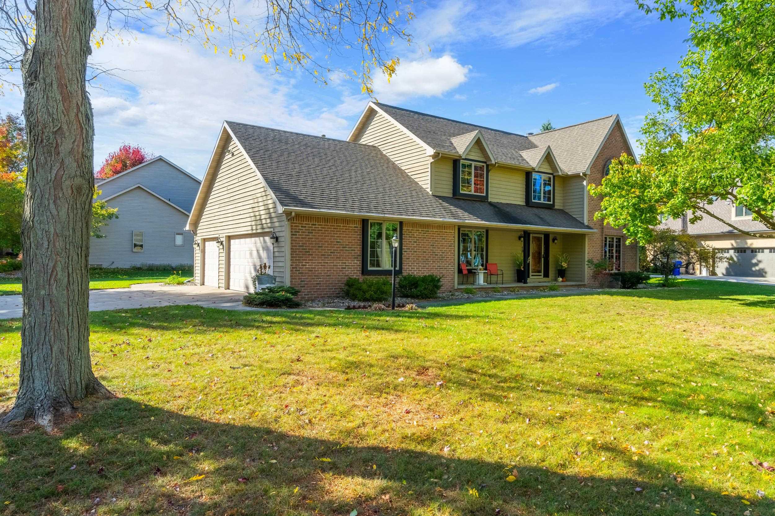 Appleton, Wisconsin, 54913, United States, 3 Bedrooms Bedrooms, ,3 BathroomsBathrooms,Residential,For Sale,1976936