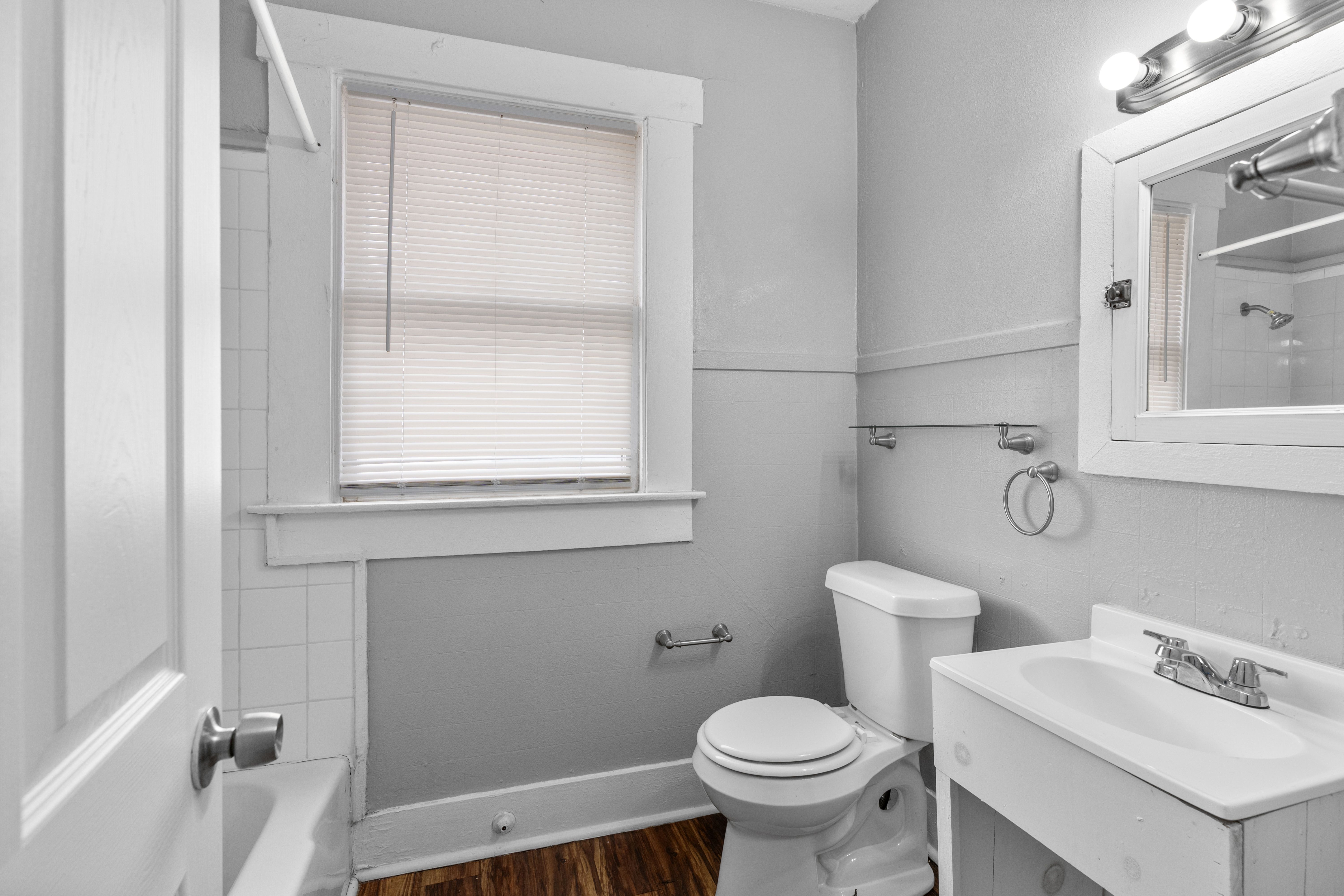  Exceptional 4-Plex Opportunity - 物件實景