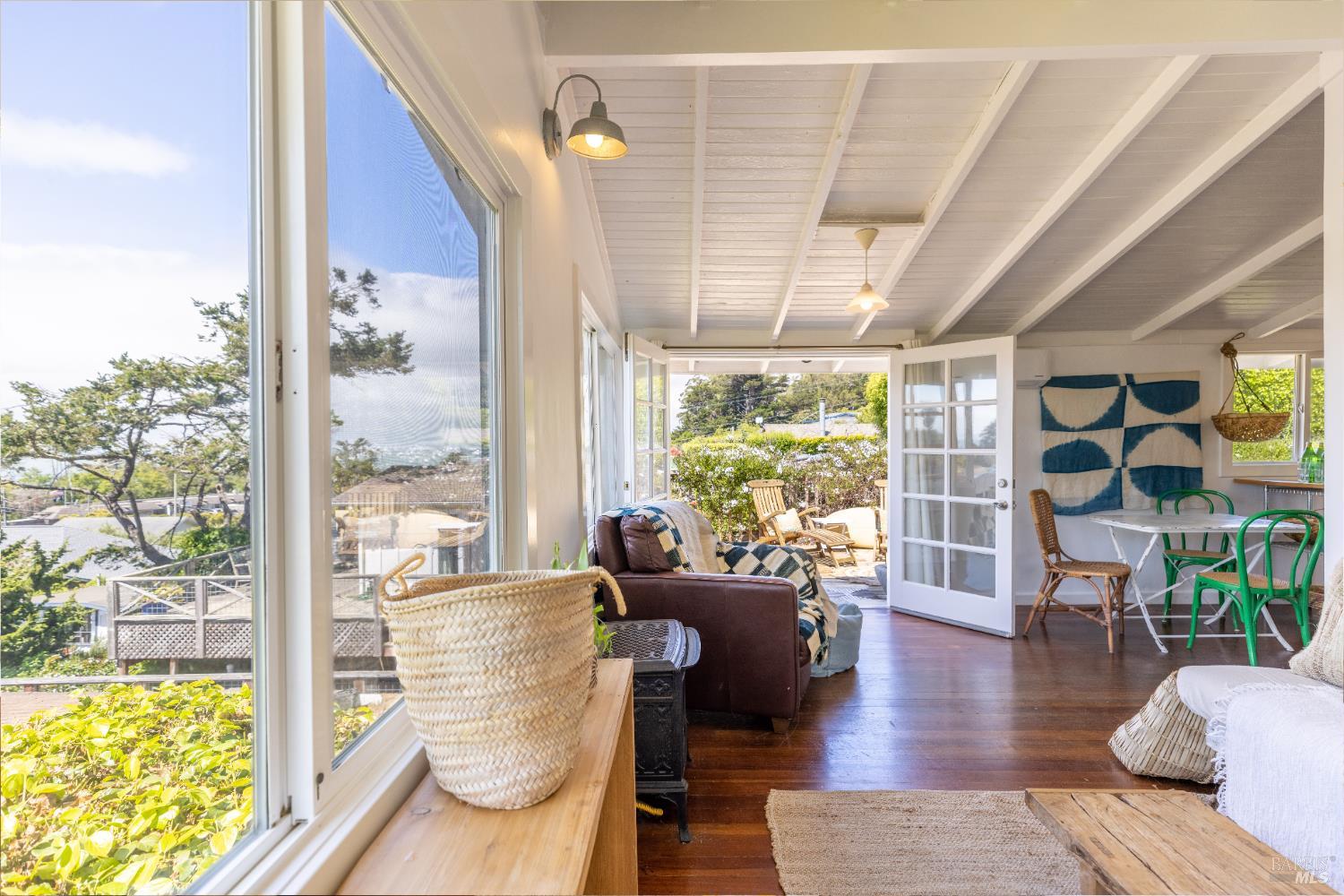 Stinson Beach, California, 94970, United States, 1 Bedroom Bedrooms, ,1 BathroomBathrooms,Residential,For Sale,1838443