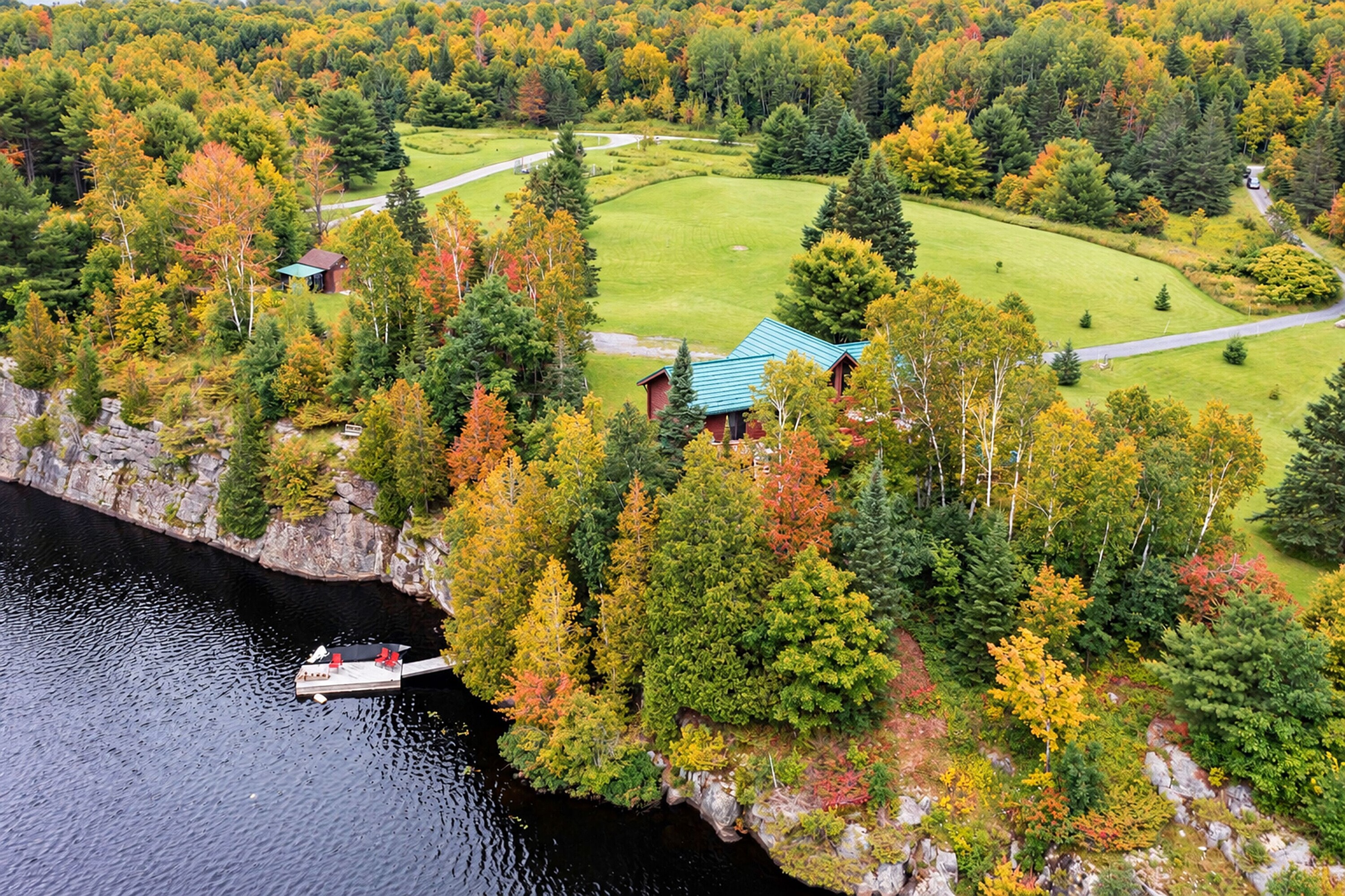  Stunning Moffat Lake Home - 物件實景