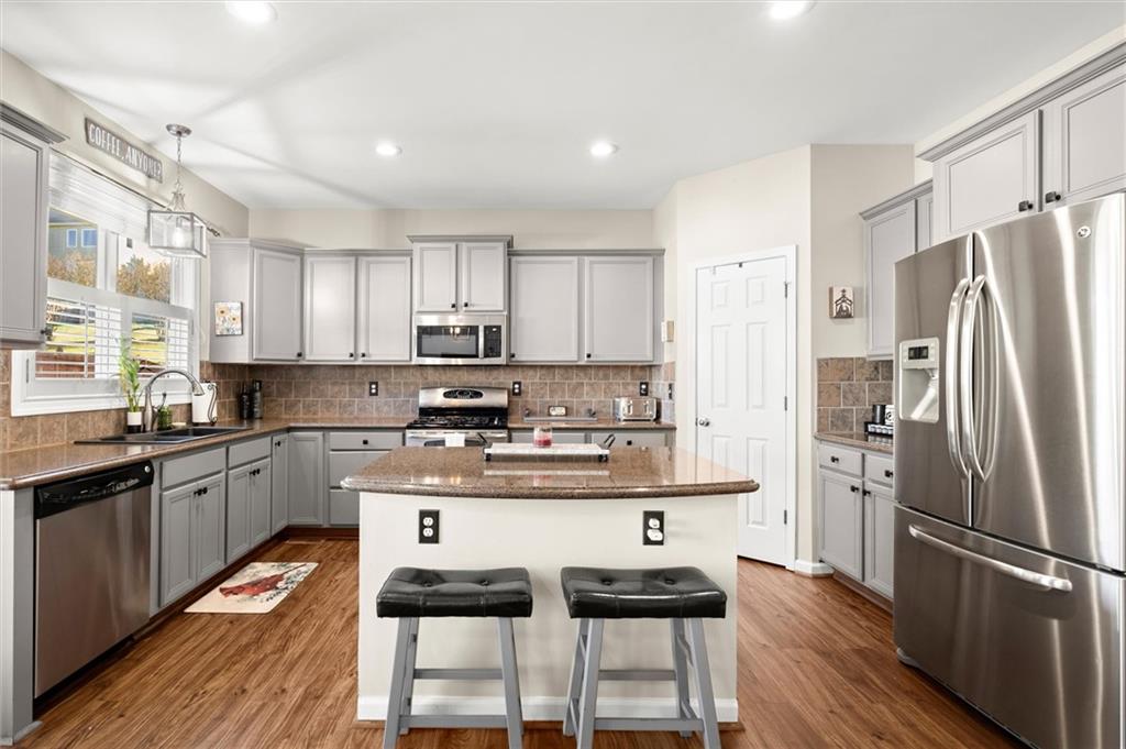 Woodstock, Georgia, 30188, United States, 6 Bedrooms Bedrooms, ,5 BathroomsBathrooms,Residential,For Sale,2009227